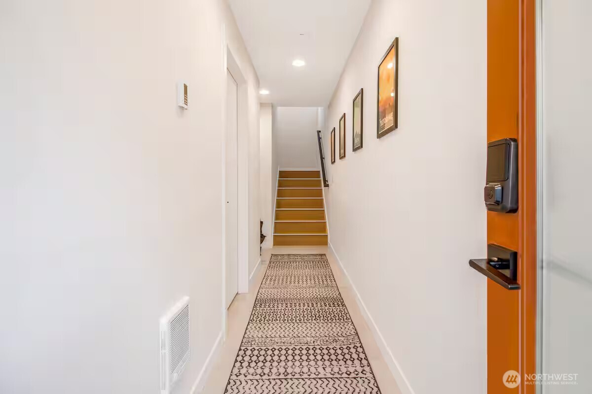 1131 Nw 57th Street B Property Photo 2