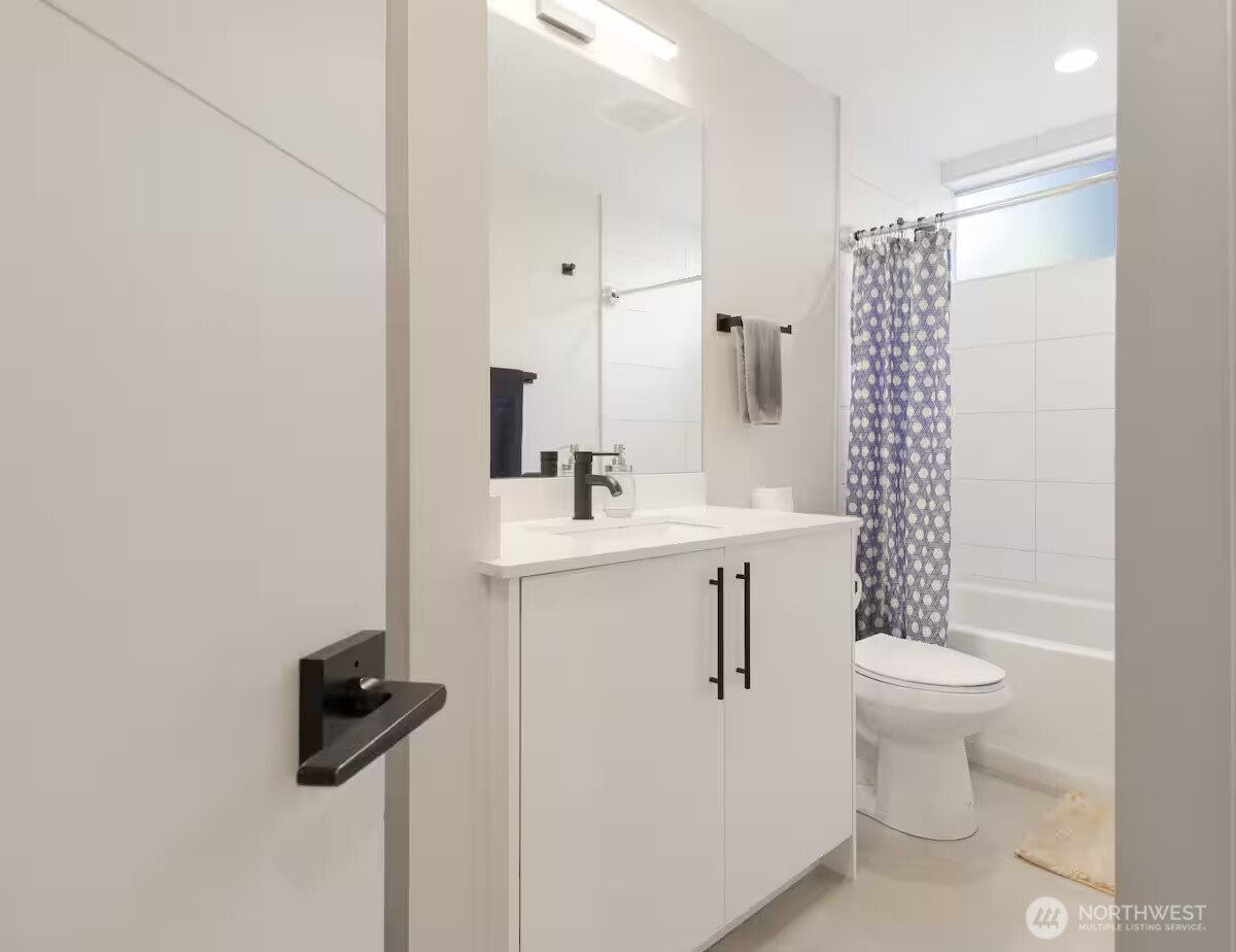 1131 Nw 57th Street B Property Photo 10
