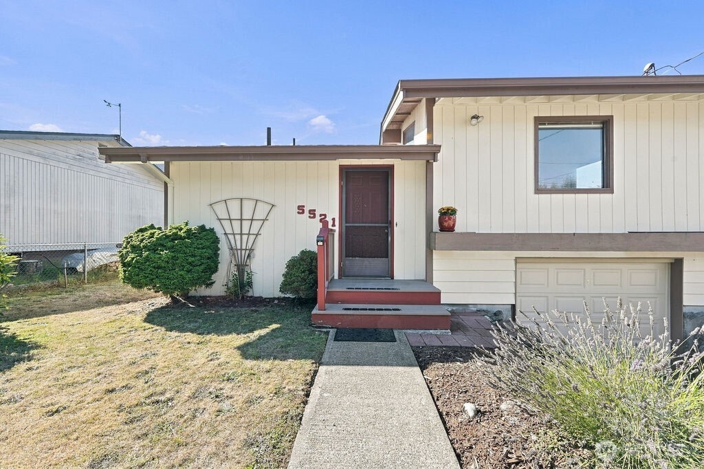 5521 Jackman Street Property Photo 4