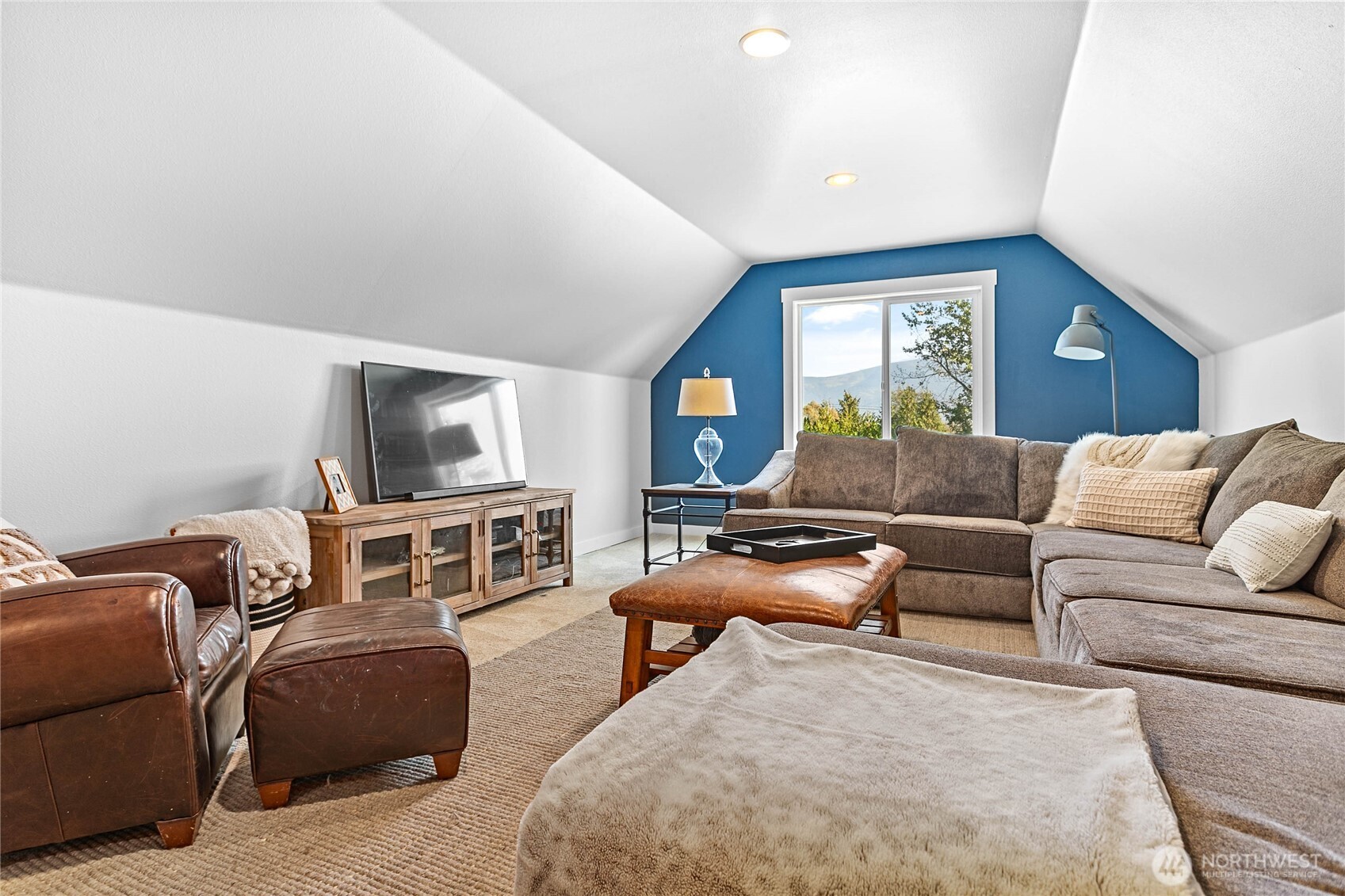 2693 Lindsay Rd Property Photo 25
