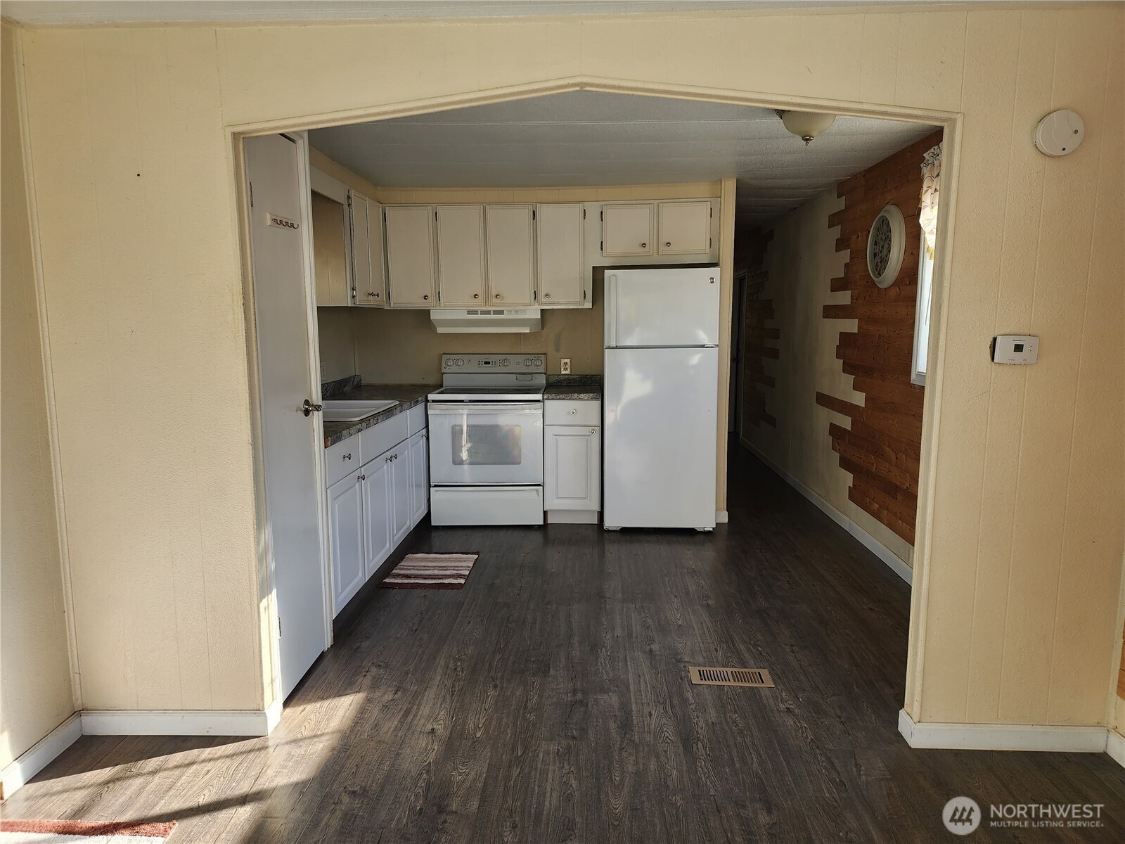 720 E Locust Street Property Photo 17