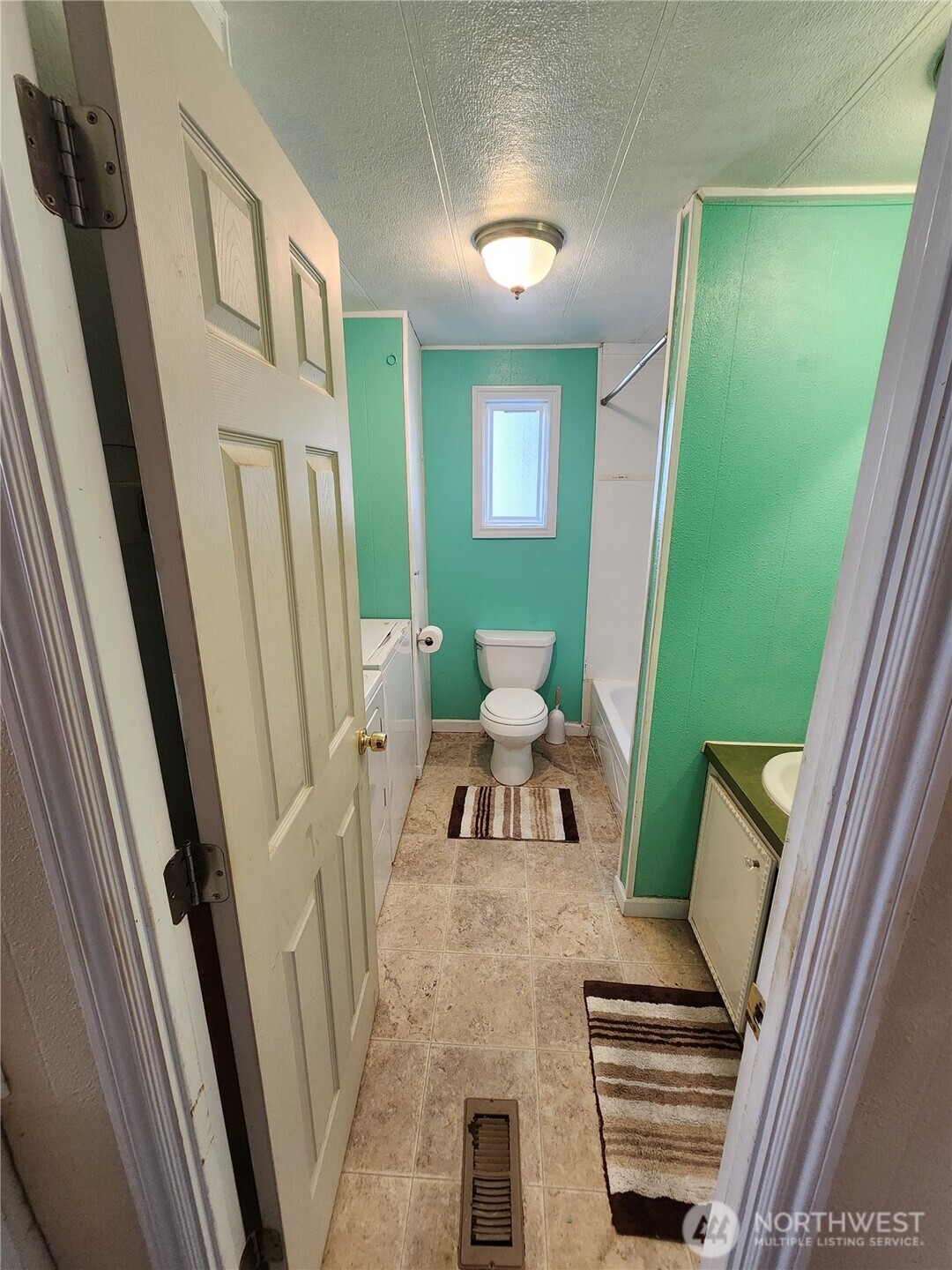 720 E Locust Street Property Photo 23