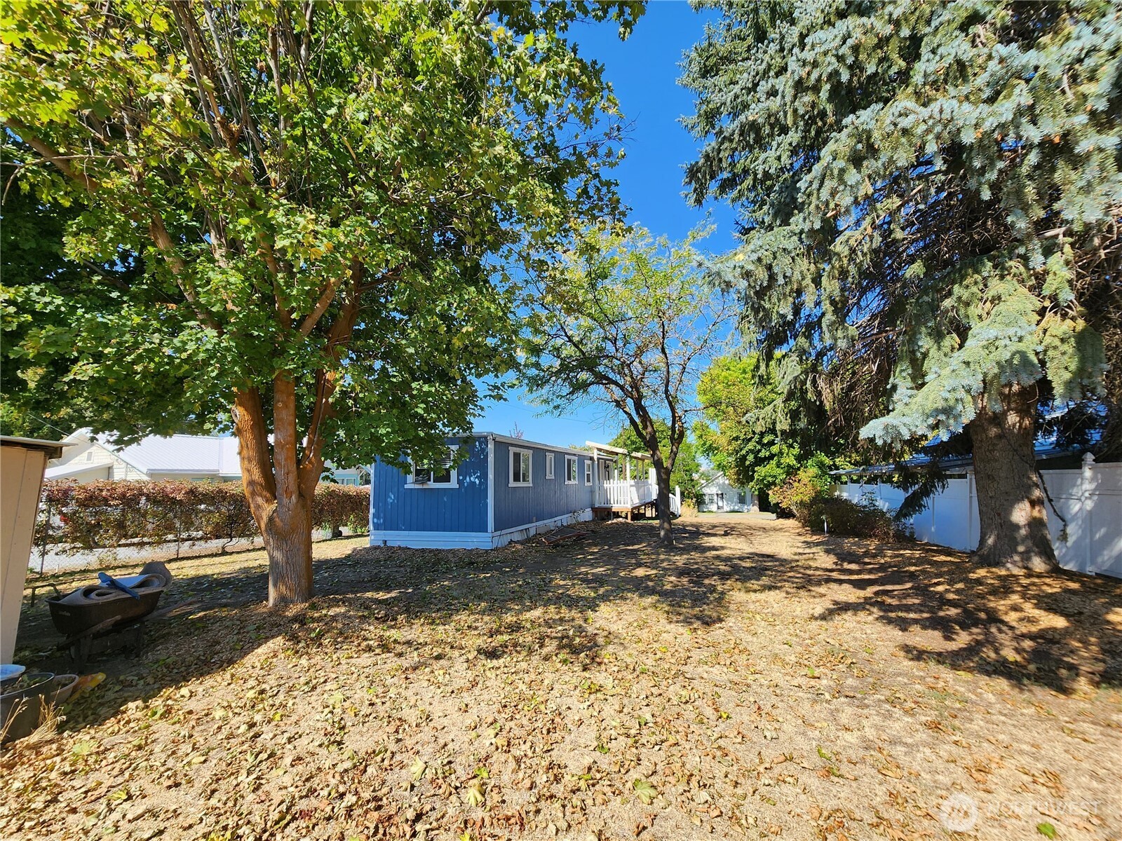 720 E Locust Street Property Photo 28