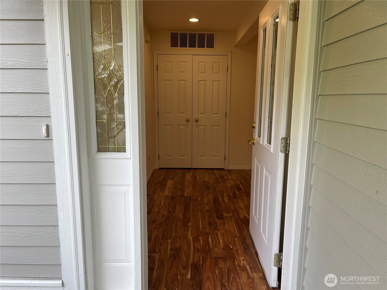 2426 James Place 303 Property Photo 5
