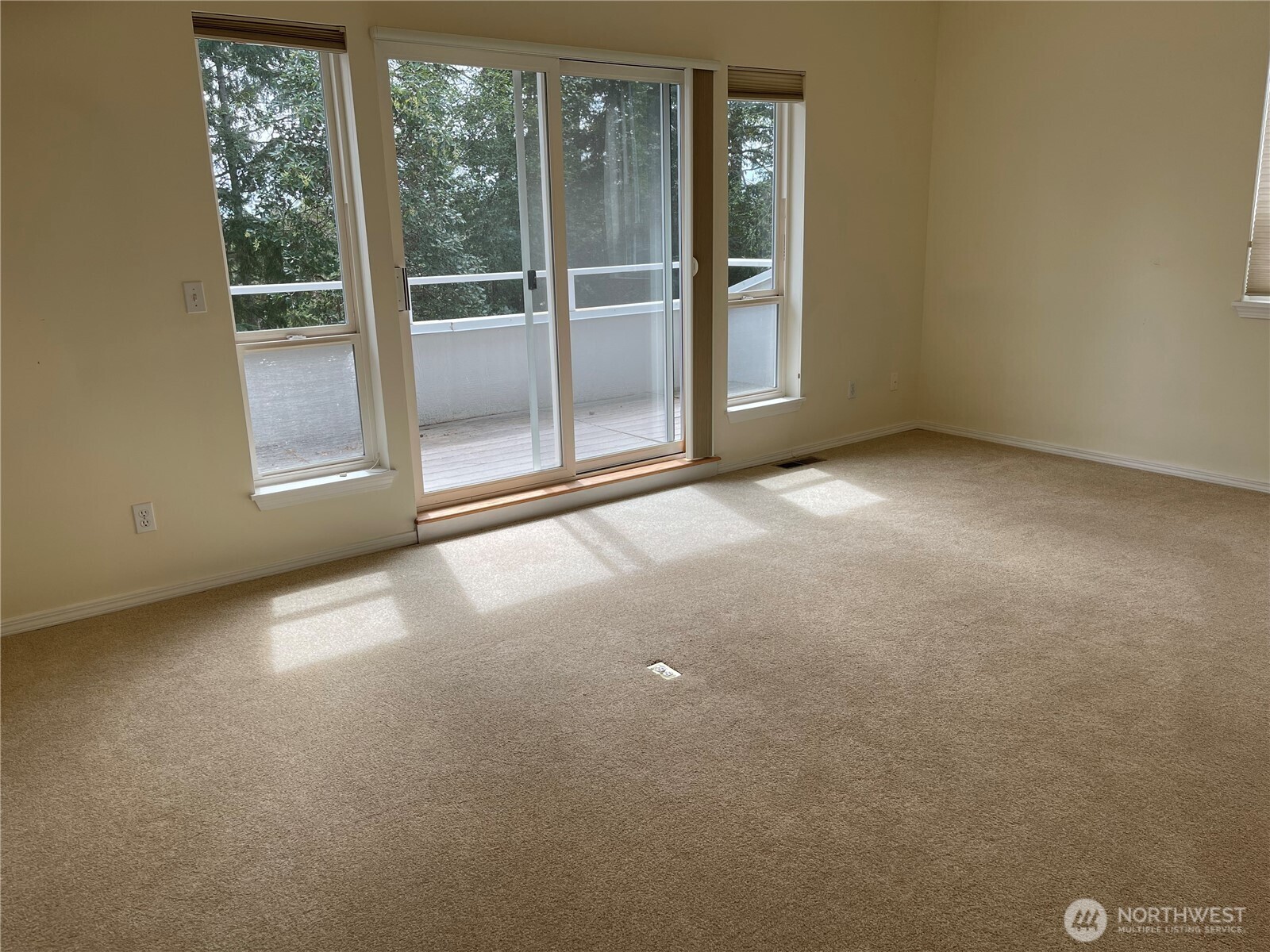 2426 James Place 303 Property Photo 28