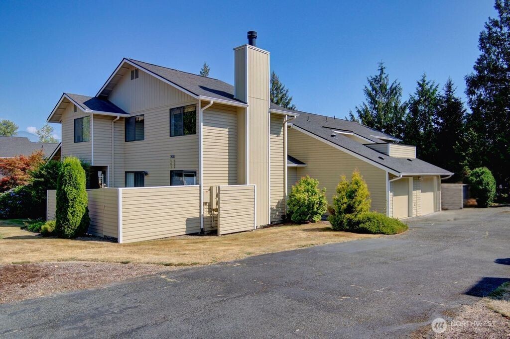 2630 Club Court 101 Property Photo 2