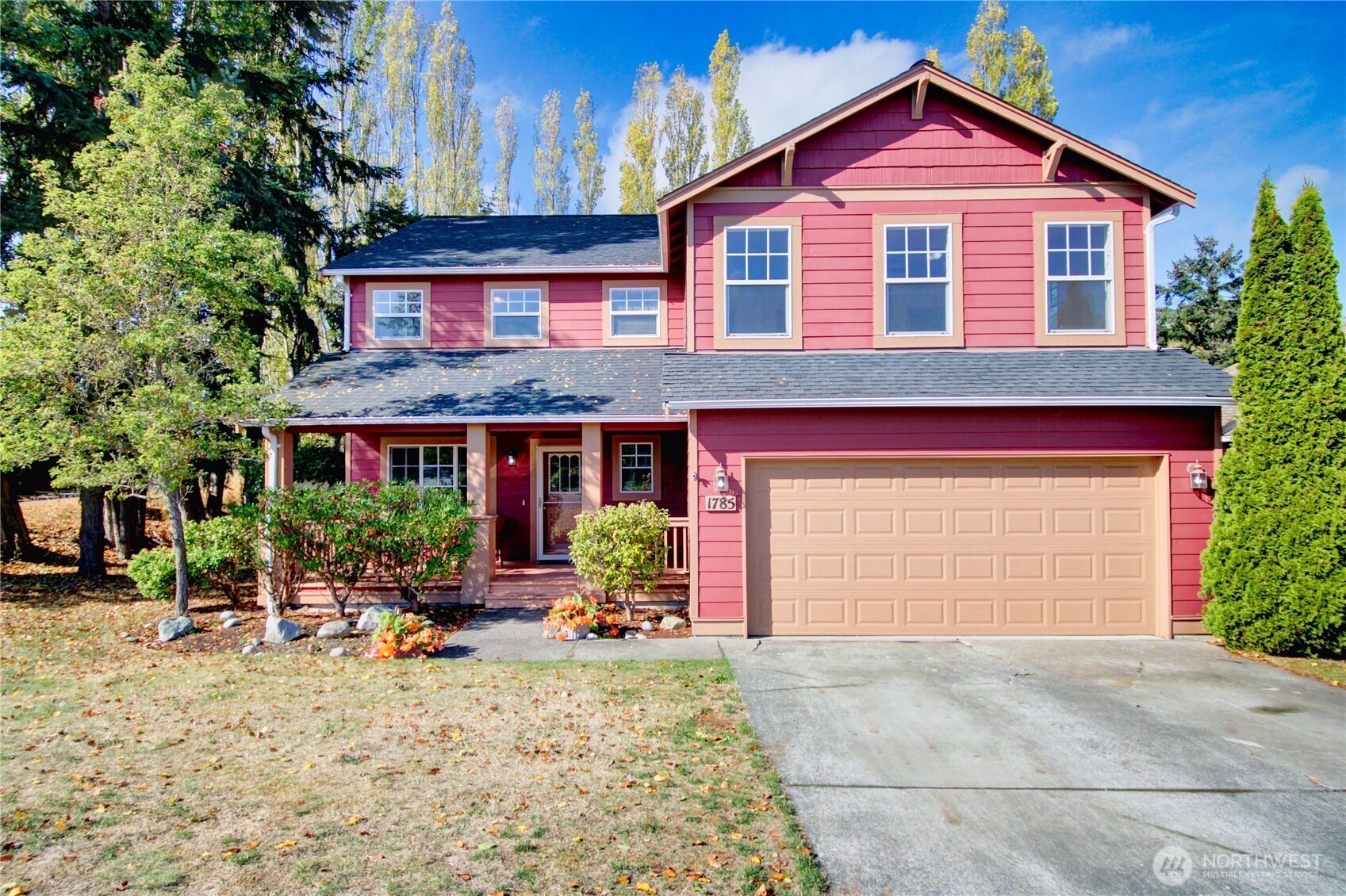 2585690 Property Photo 3
