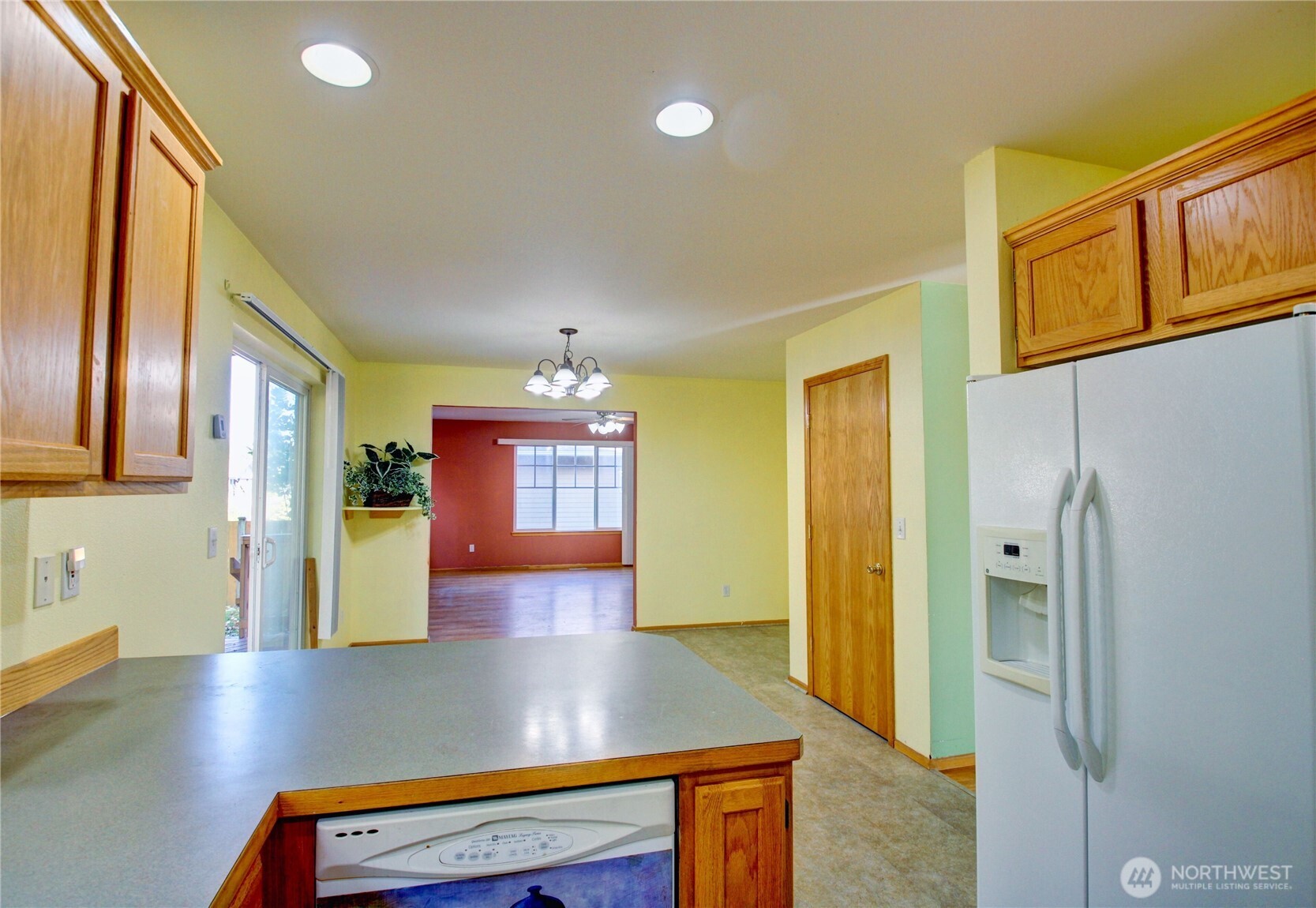 2585690 Property Photo 11
