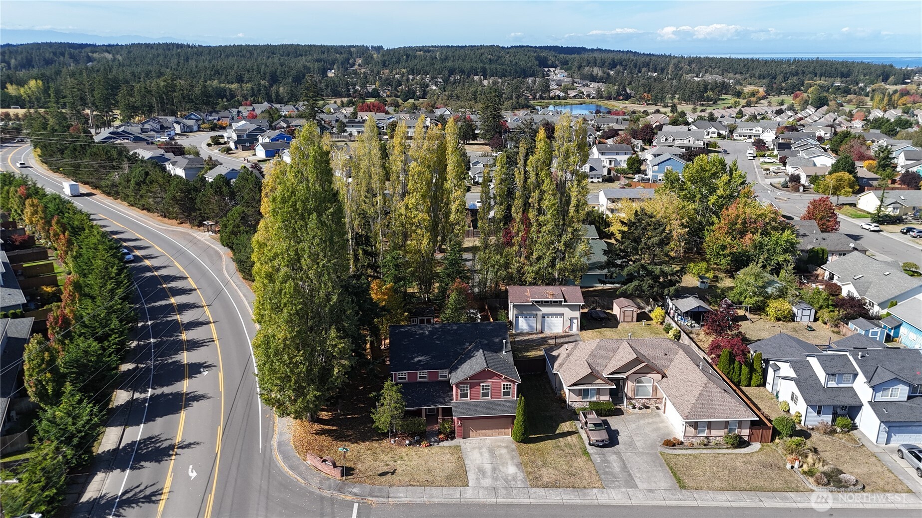 2585690 Property Photo 24