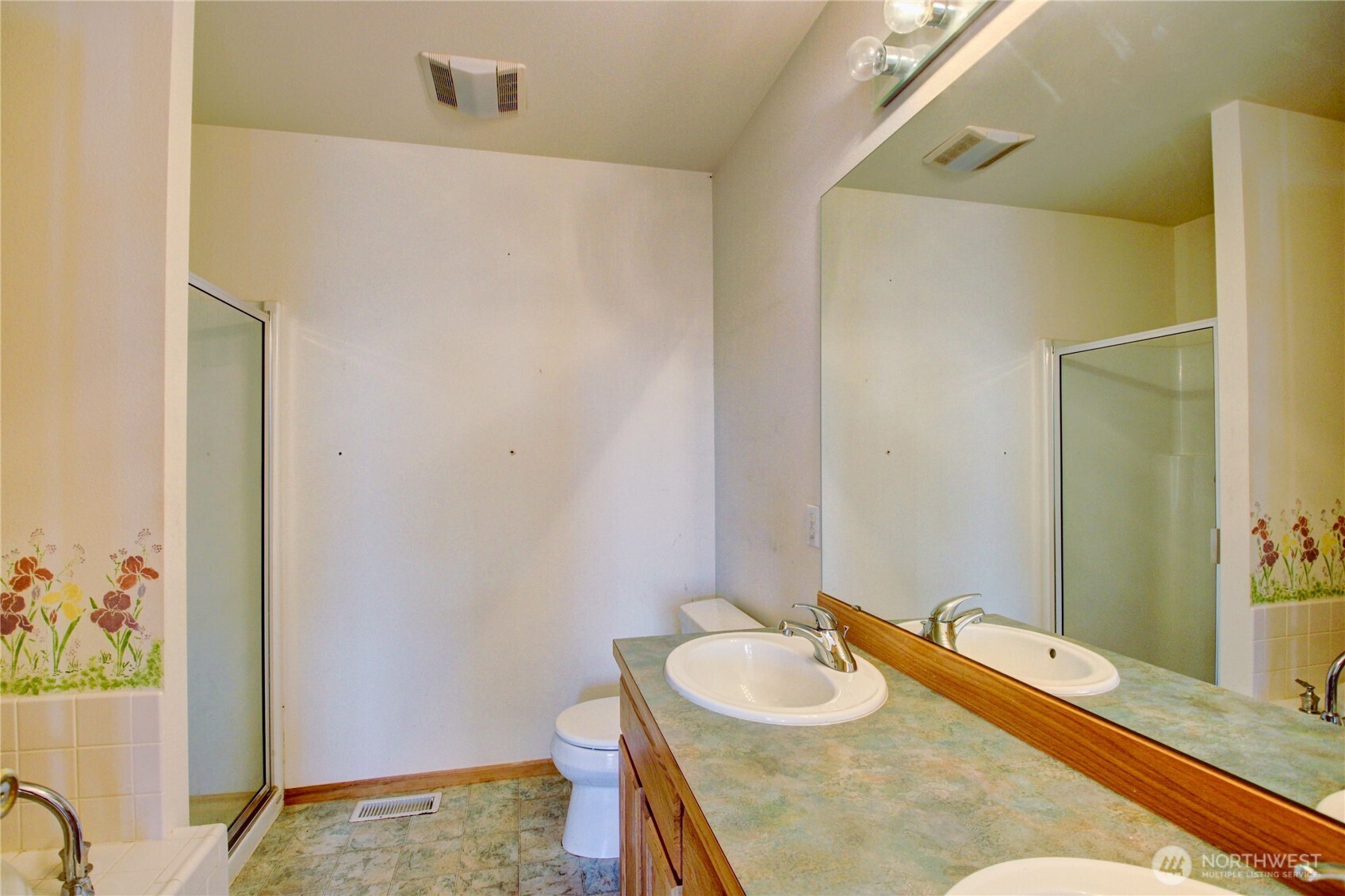 2585690 Property Photo 28