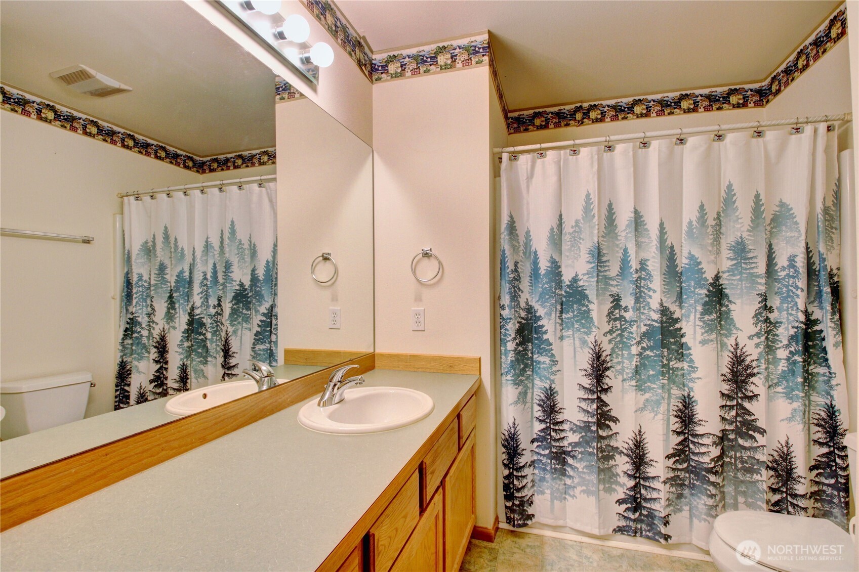 2585690 Property Photo 32