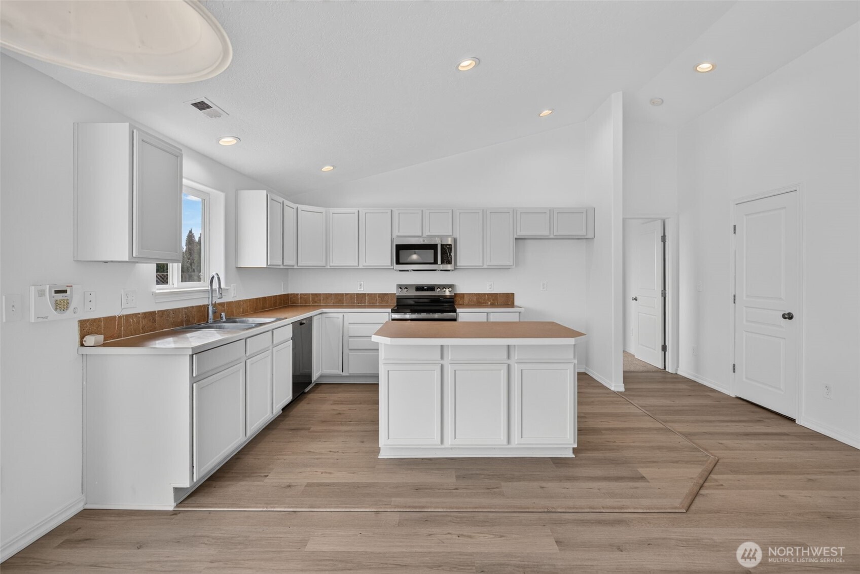 420 T Street Property Photo 10