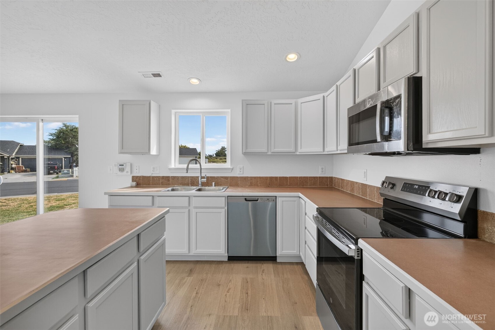 420 T Street Property Photo 11