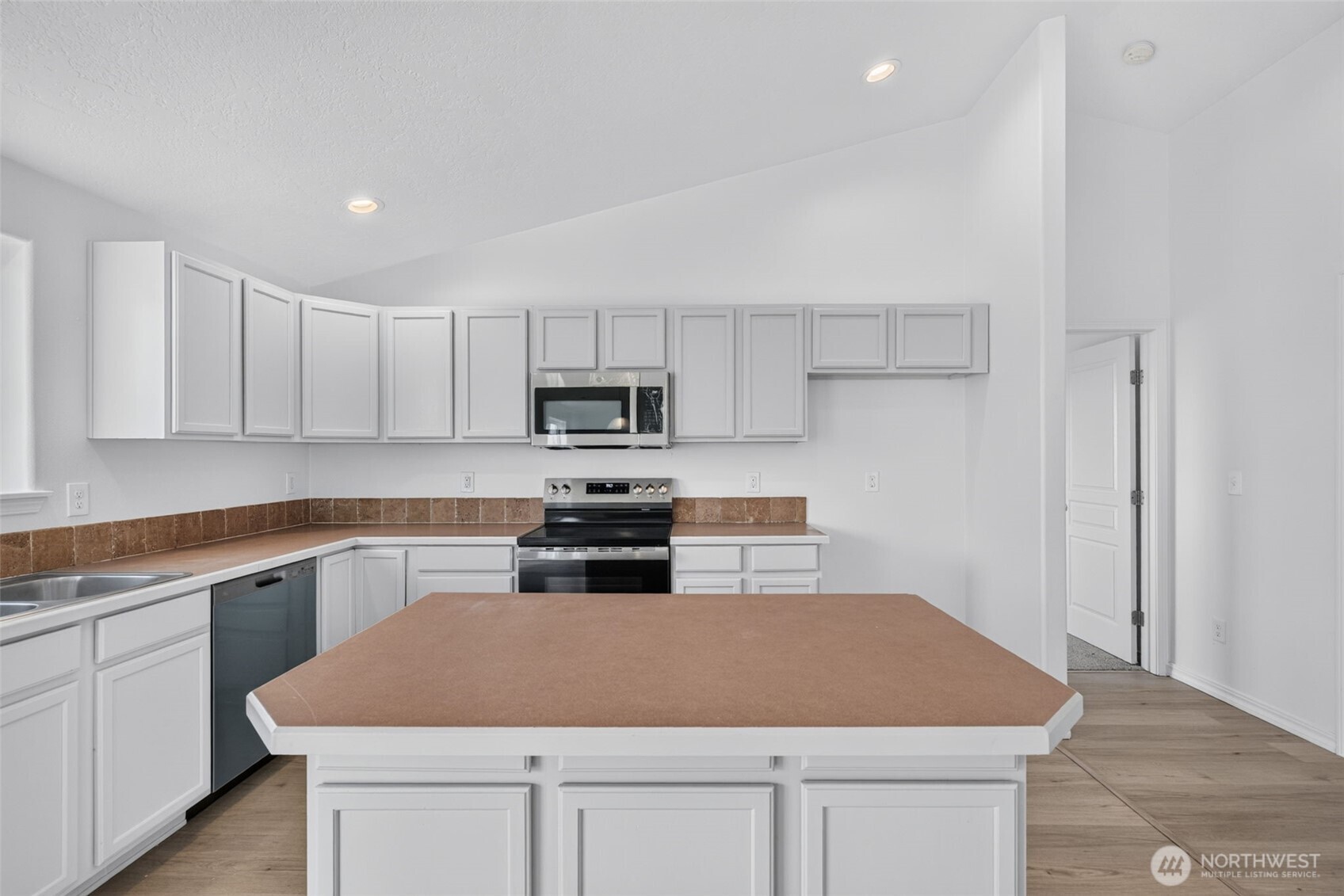 420 T Street Property Photo 14