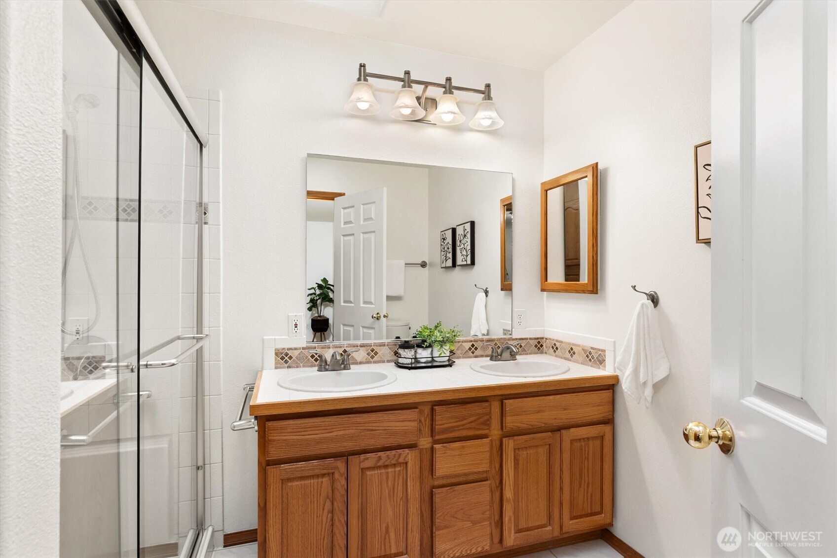 14118 Beverly Park Road B Property Photo 18