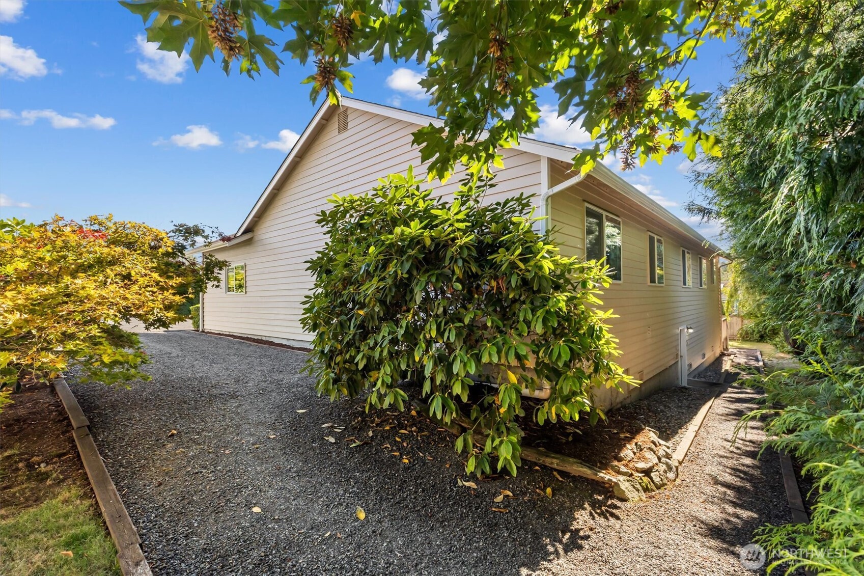 14118 Beverly Park Road B Property Photo 27