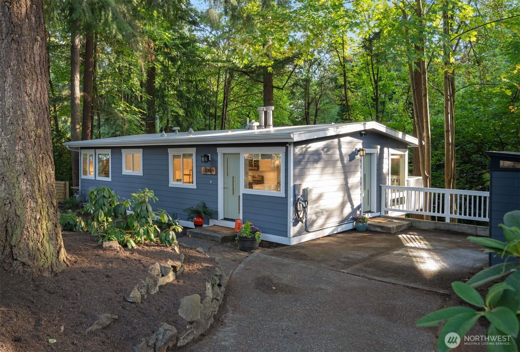 12309 Hiram Place Property Photo 4