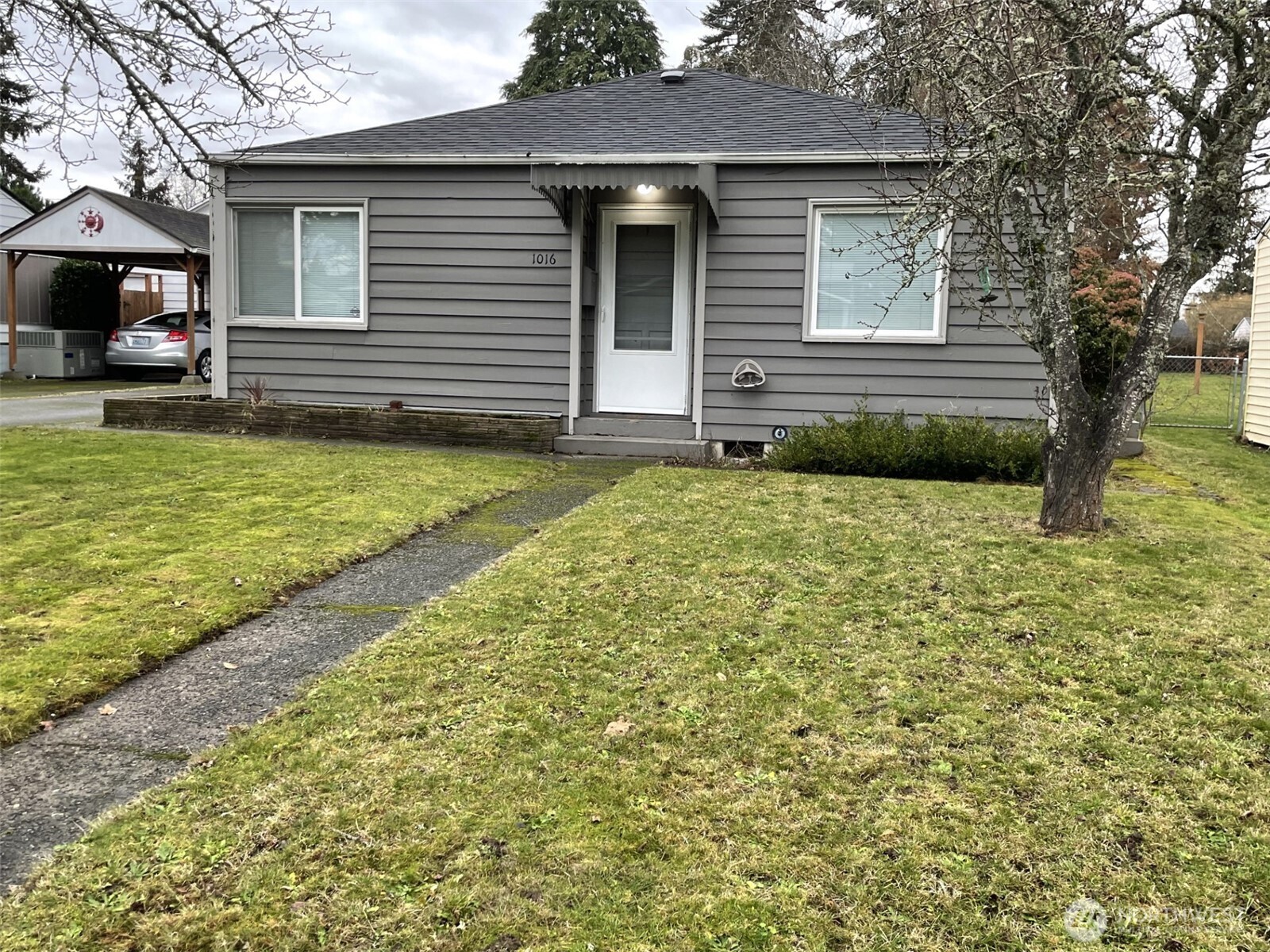 1016 S Rochester Street Property Photo 2