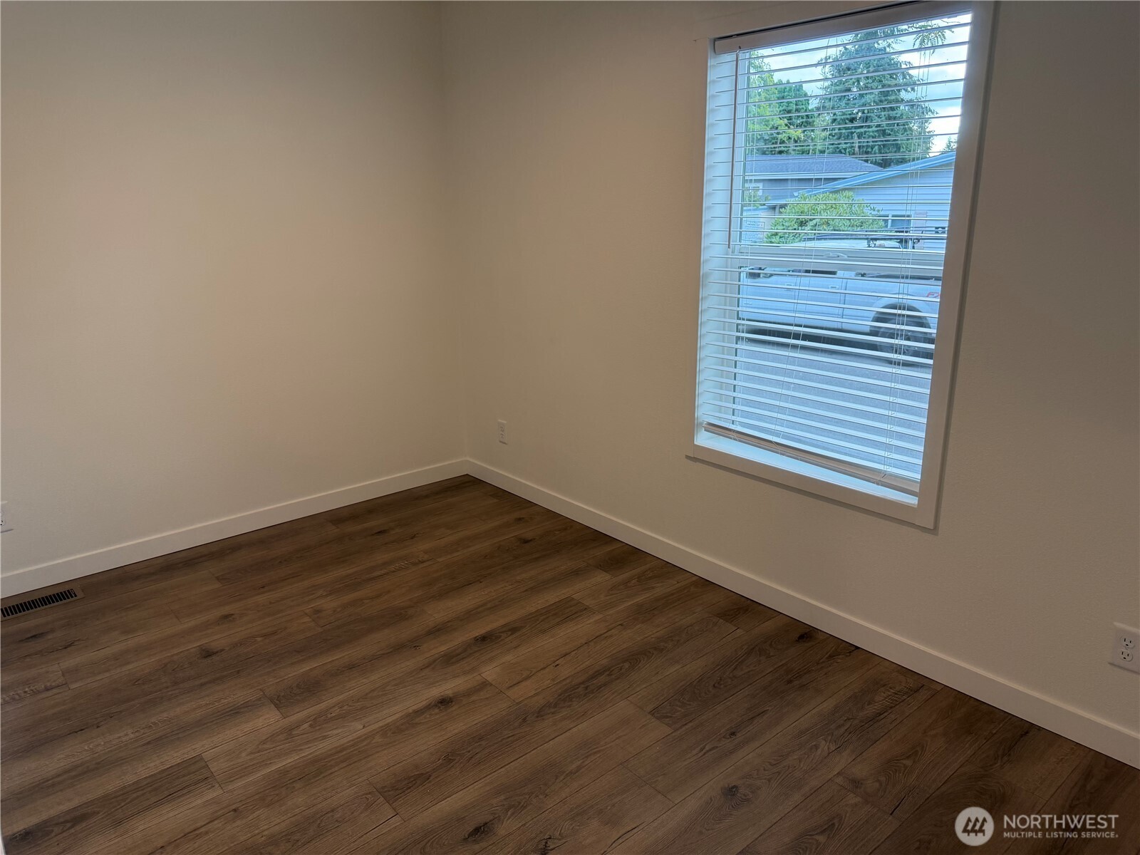 375 Union Avenue 8 Property Photo 10