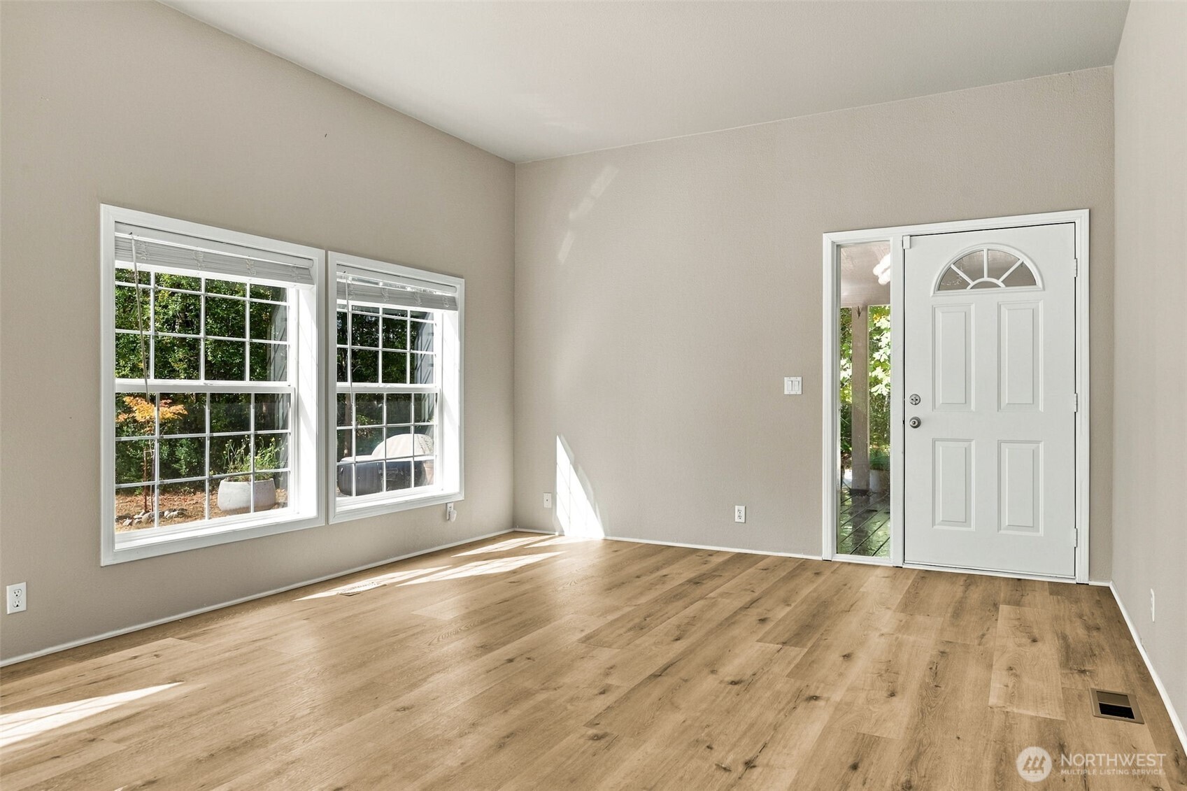 40 E Lavender Lane Property Photo 6