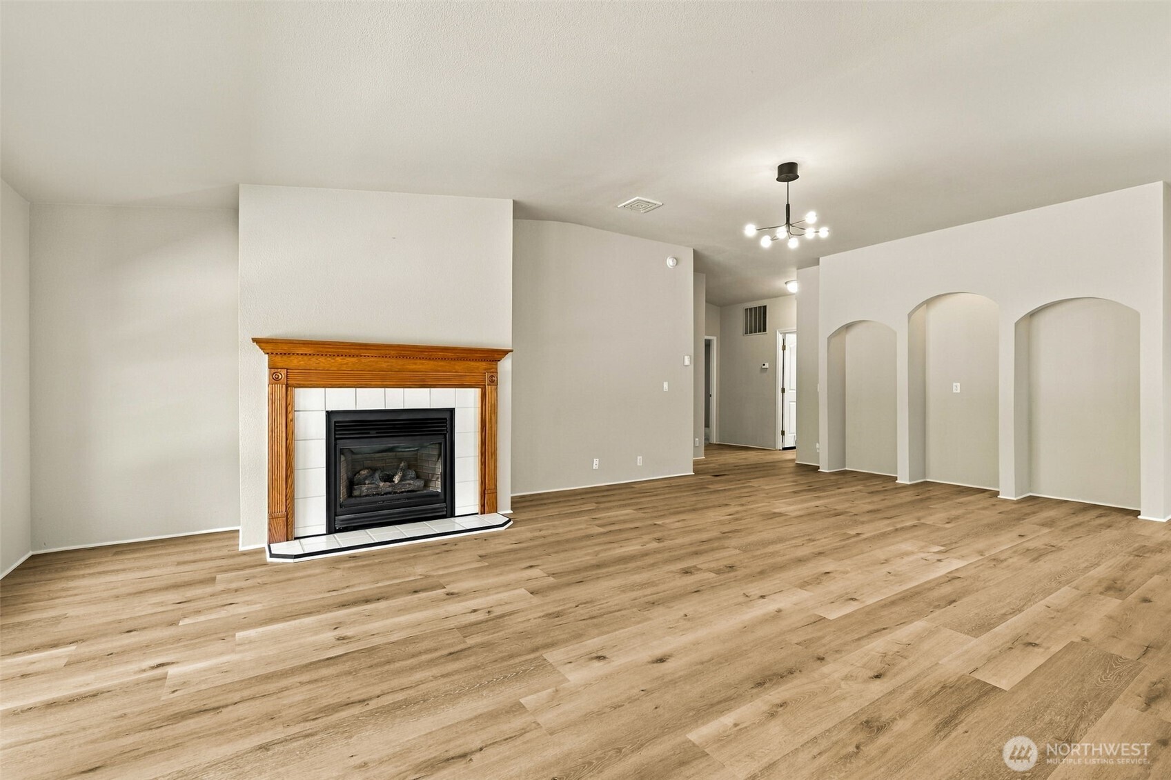 40 E Lavender Lane Property Photo 9
