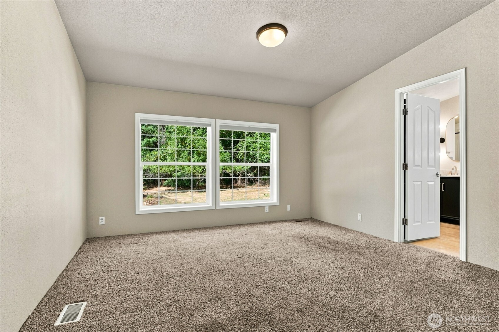 40 E Lavender Lane Property Photo 14