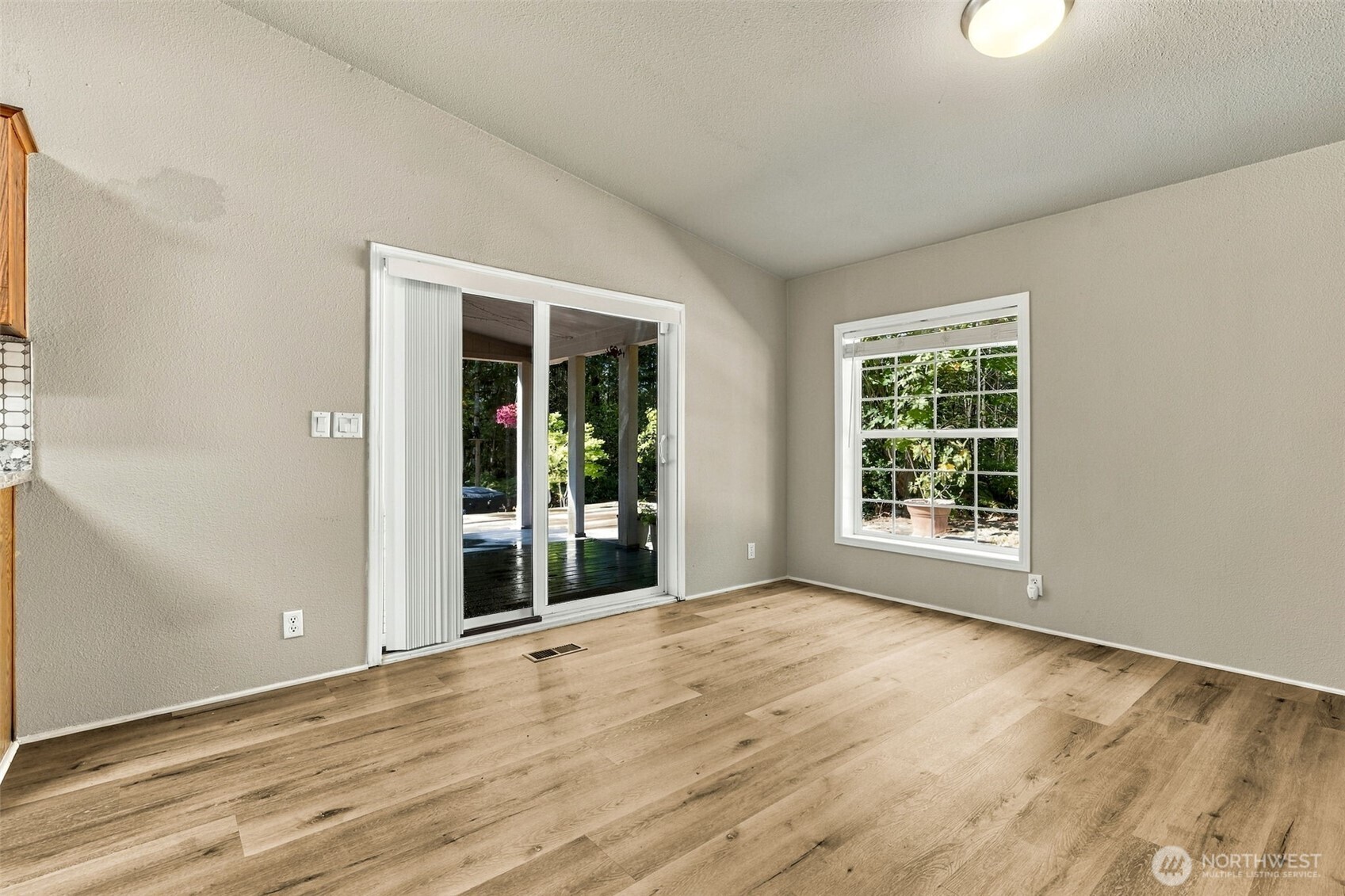 40 E Lavender Lane Property Photo 25