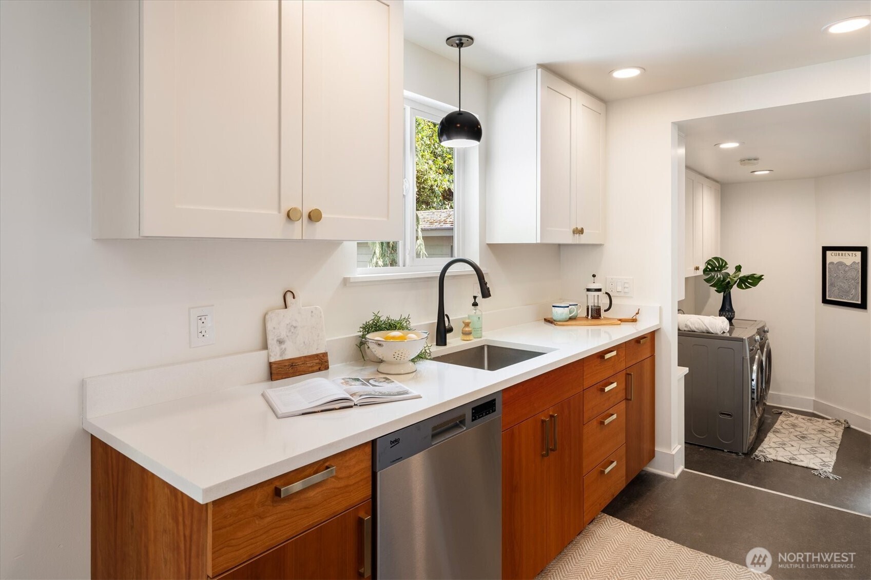 15522 1st Avenue Property Photo 8