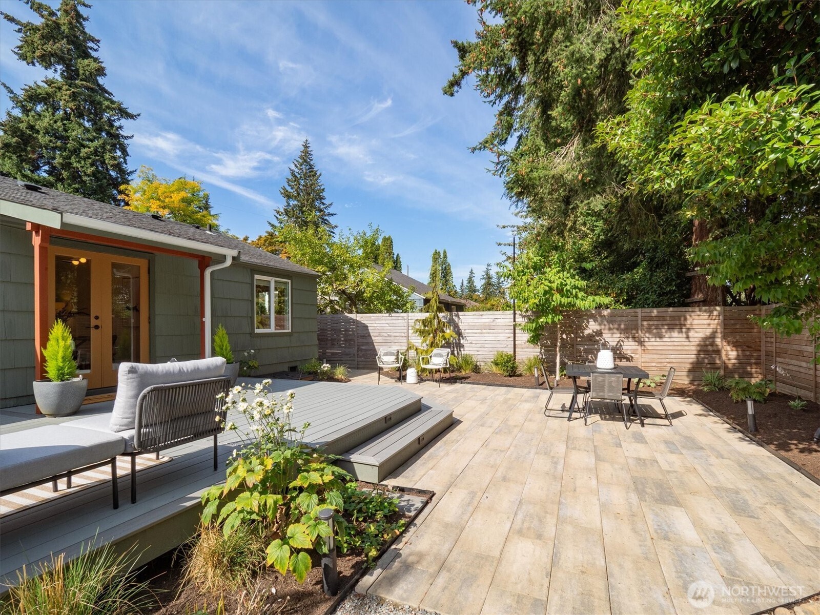 15522 1st Avenue Property Photo 17