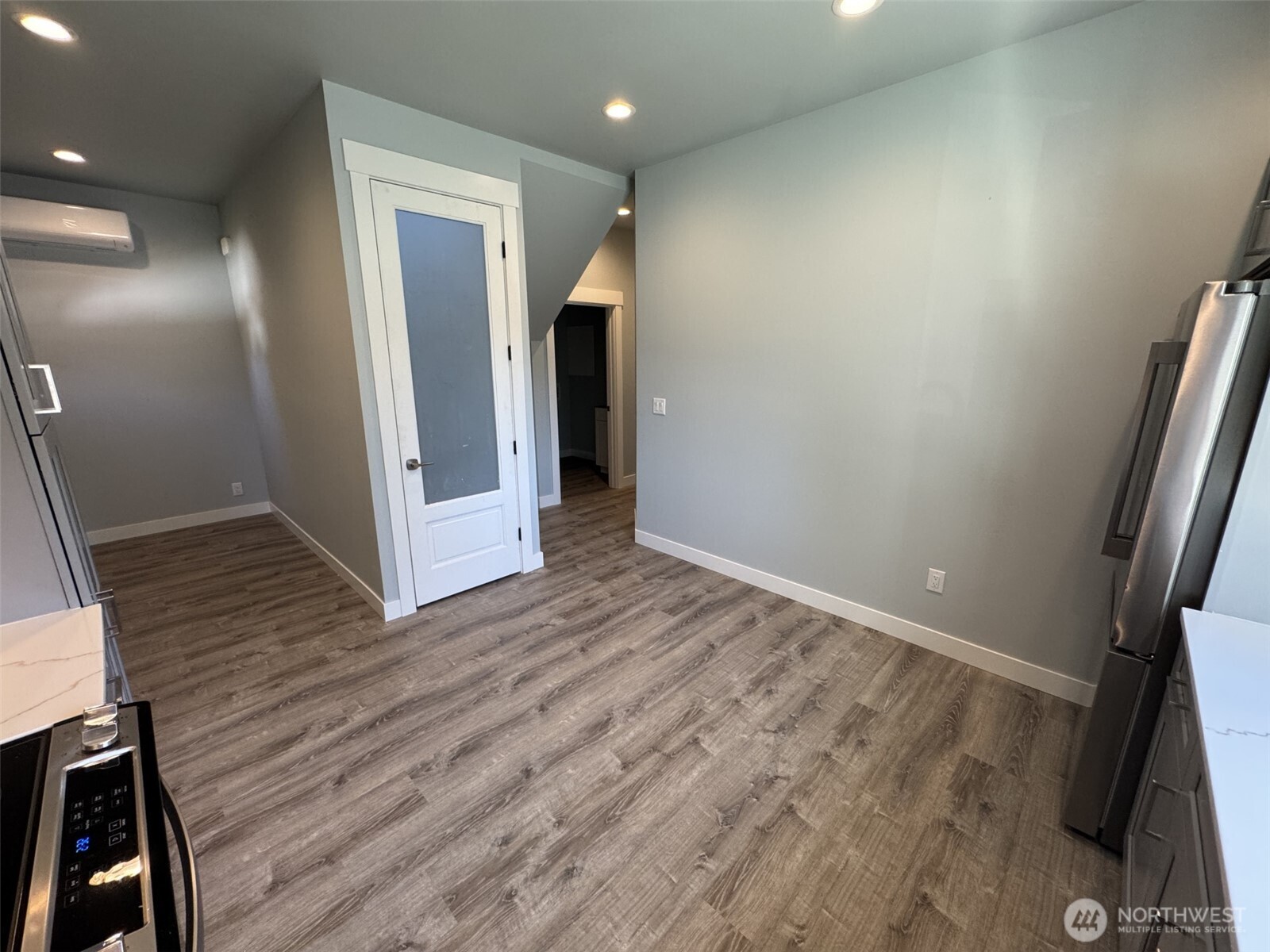 726 Reiten Road Property Photo 5
