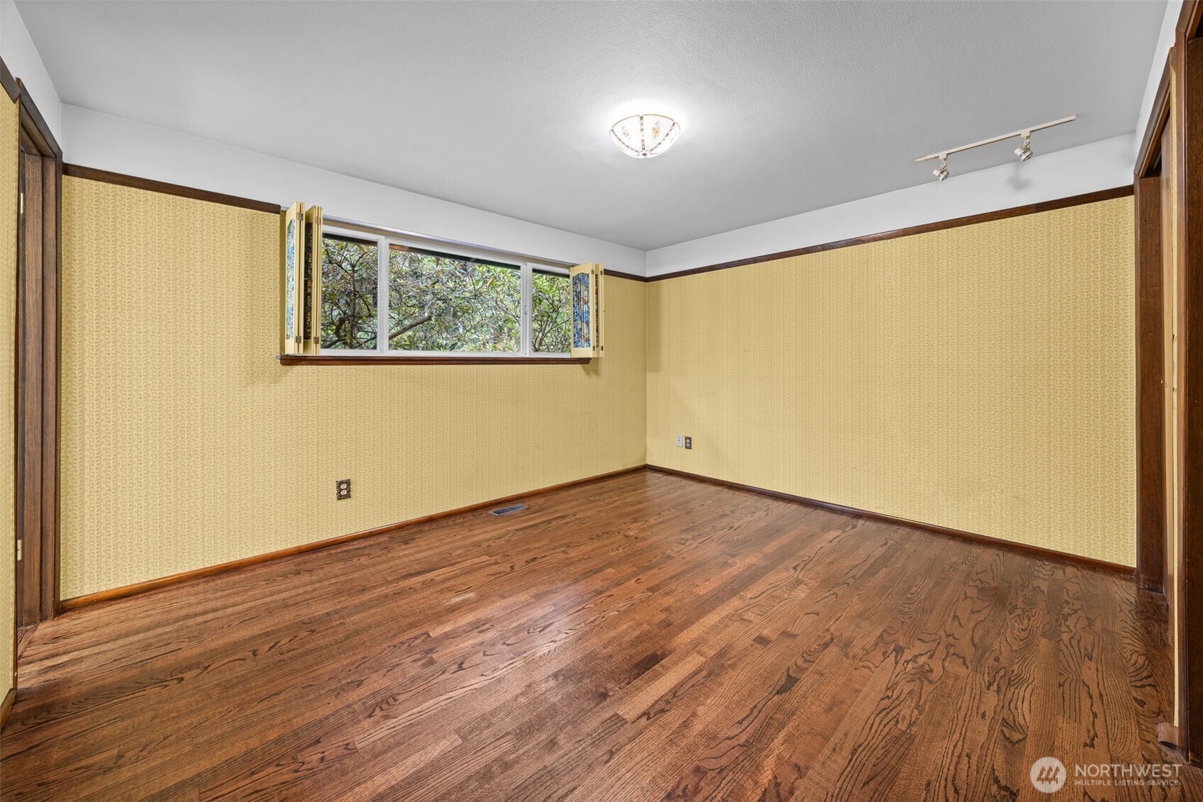 30071 10th Avenue Property Photo 10