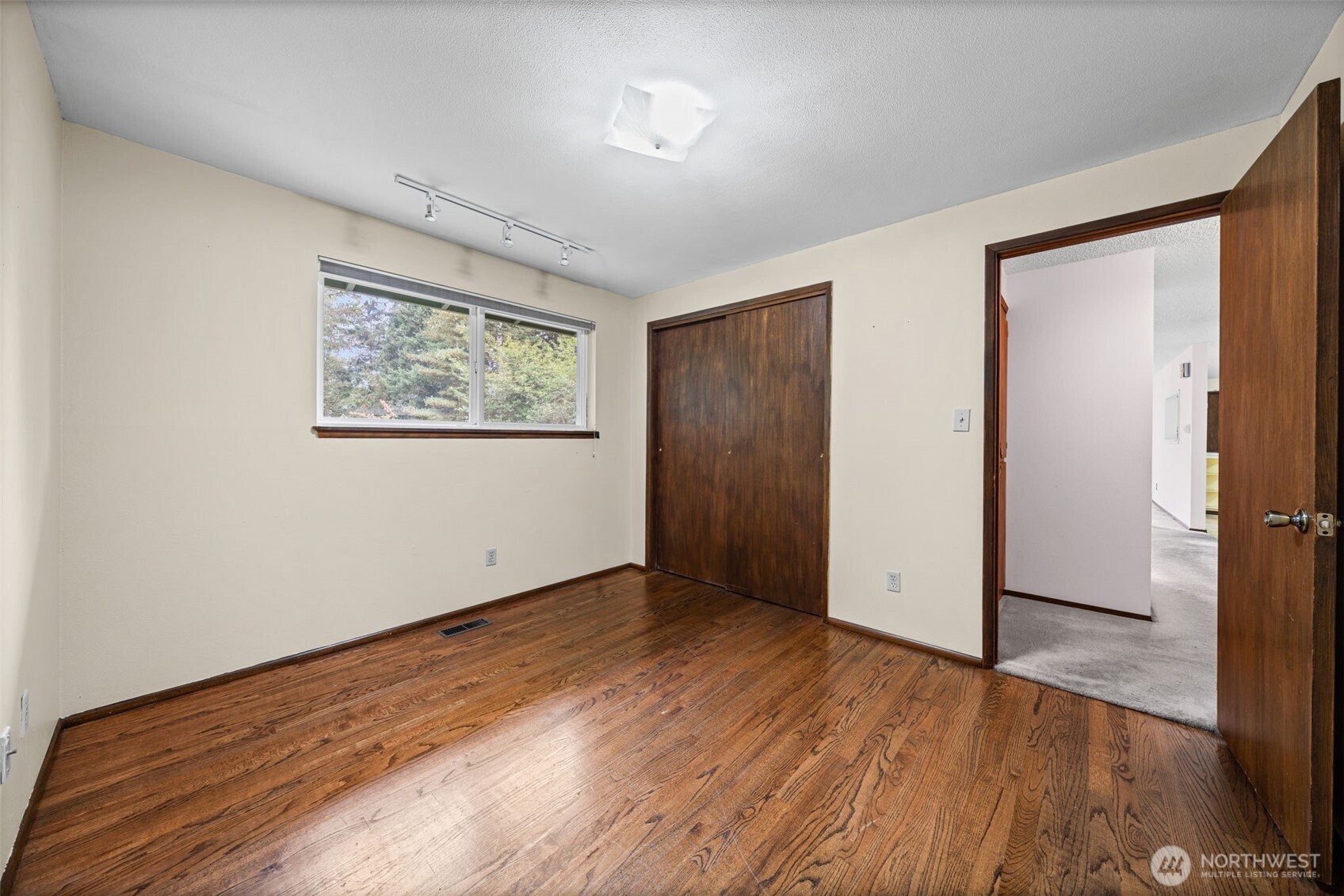 30071 10th Avenue Property Photo 14