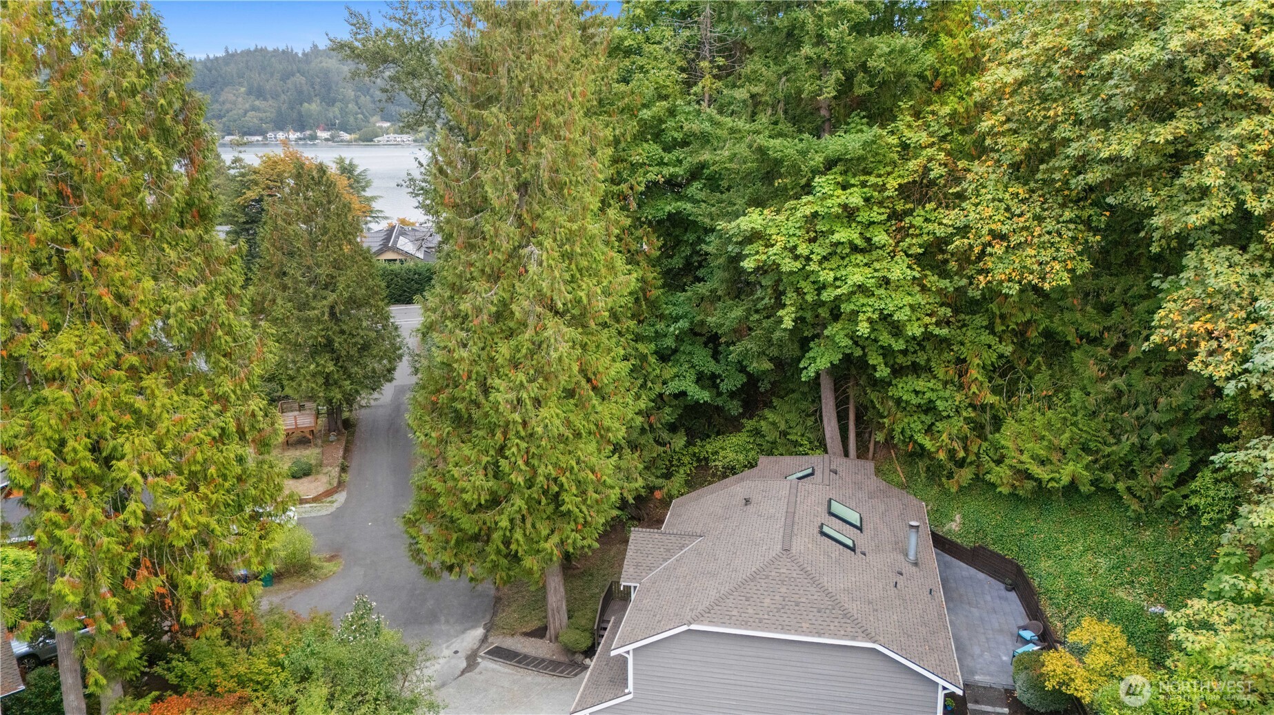 2925 W Lake Sammamish Parkway Property Photo 2