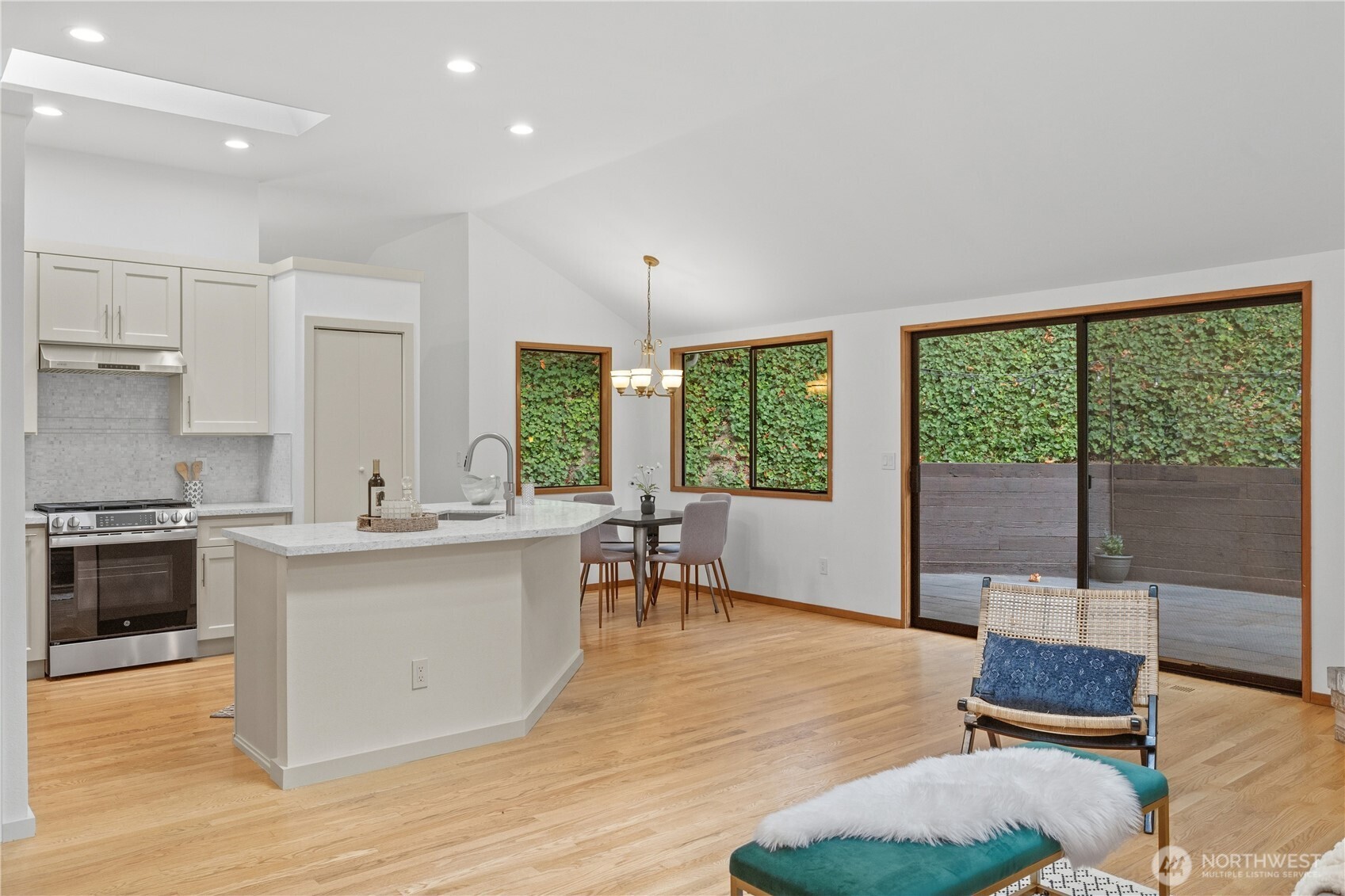 2925 W Lake Sammamish Parkway Property Photo 13