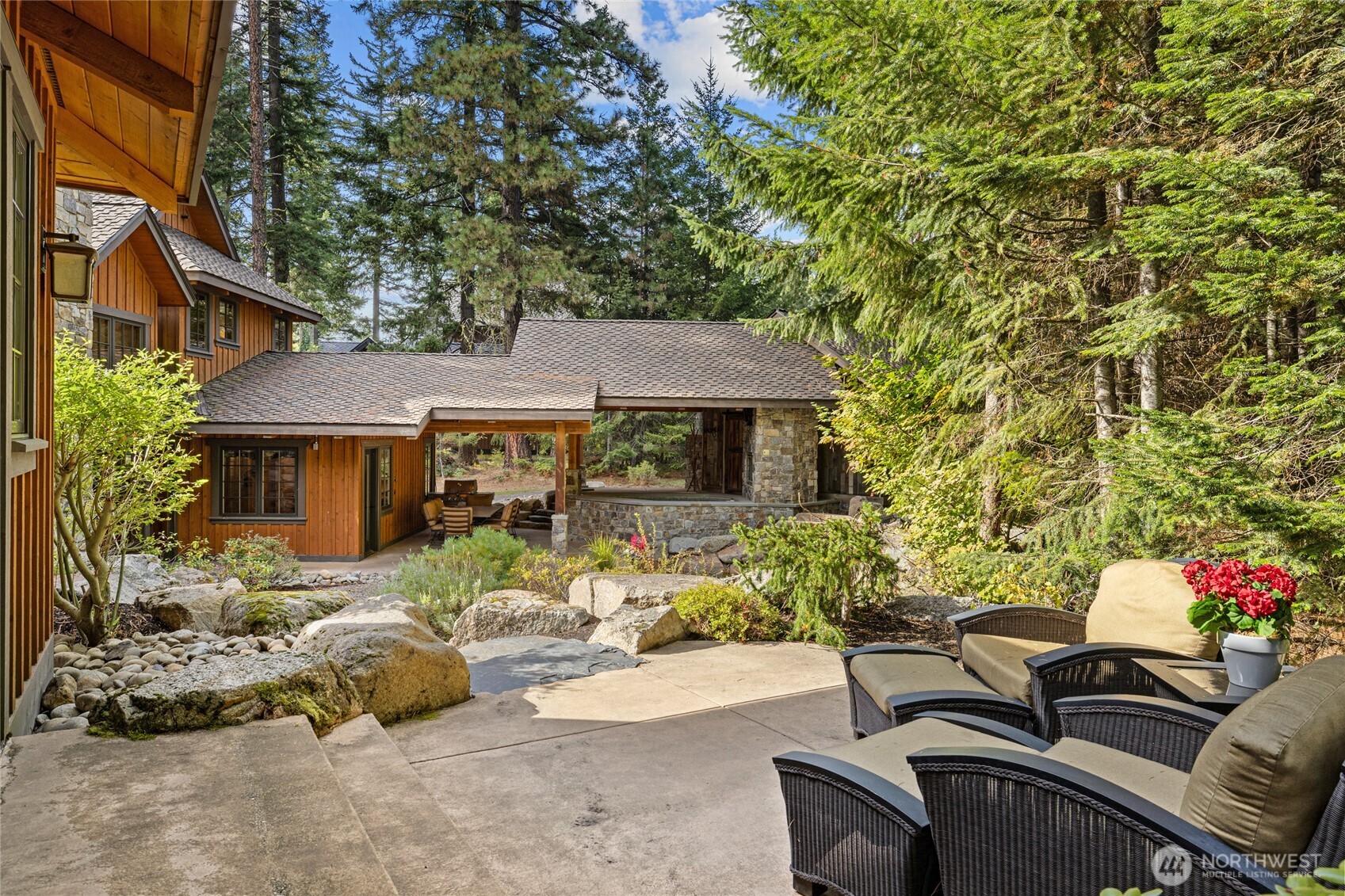 1491 Pinegrass Loop Property Photo 3