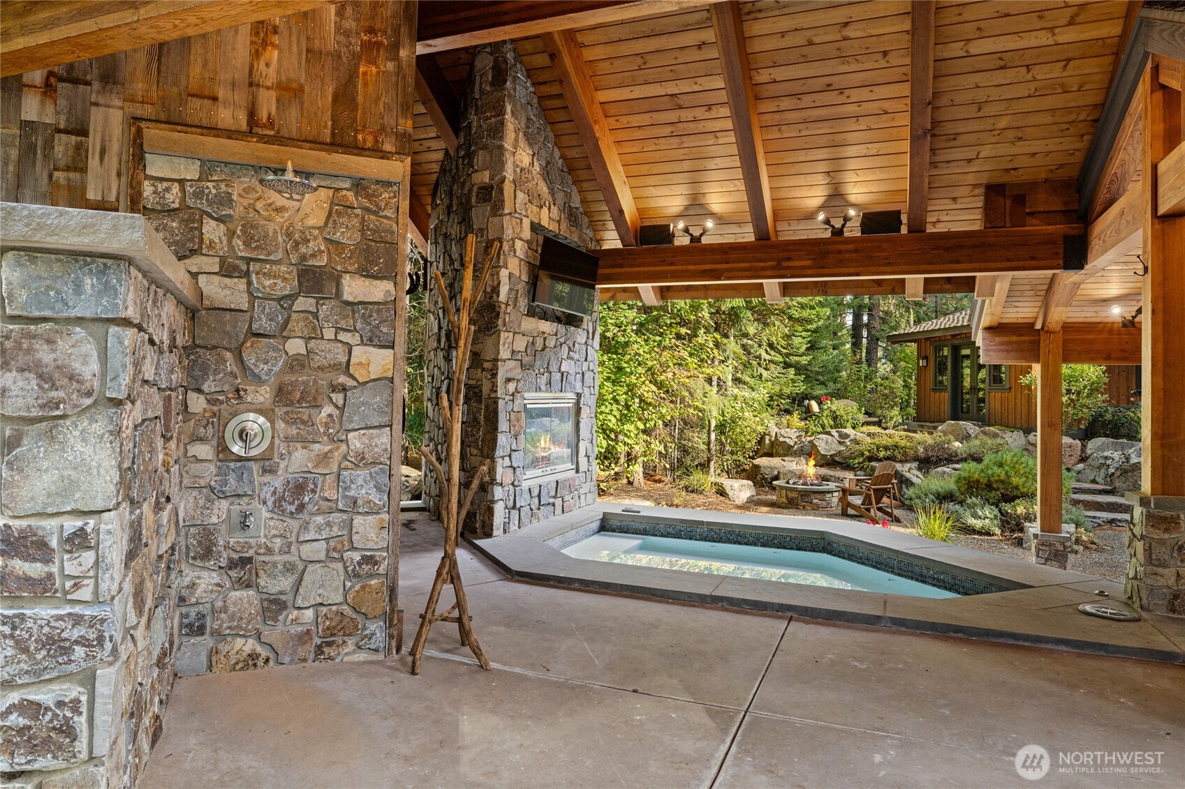 1491 Pinegrass Loop Property Photo 5