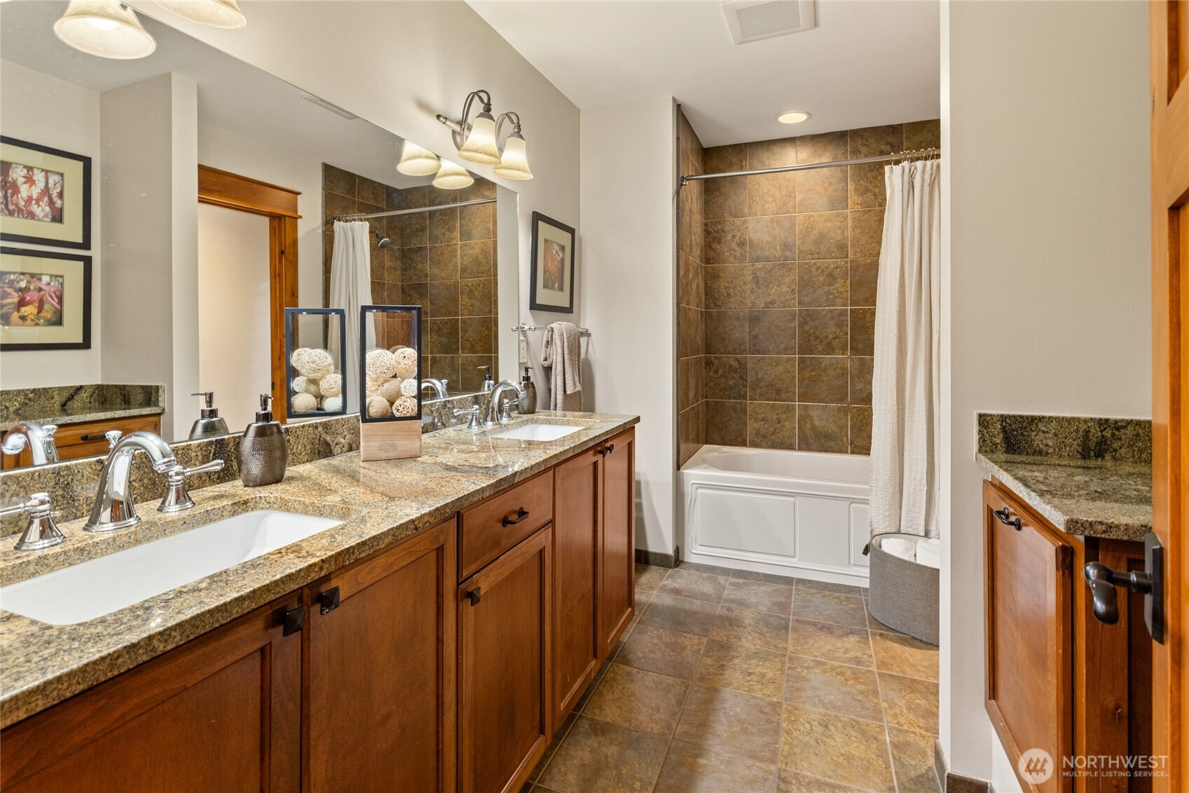 1491 Pinegrass Loop Property Photo 33