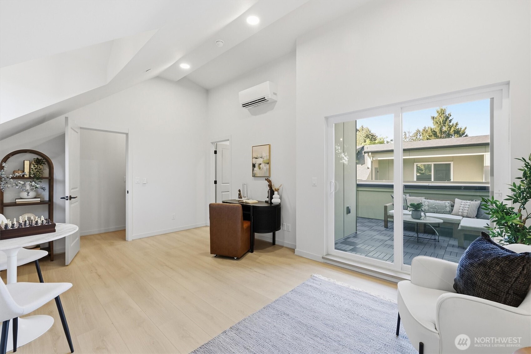 14610 Corliss Avenue B Property Photo 22