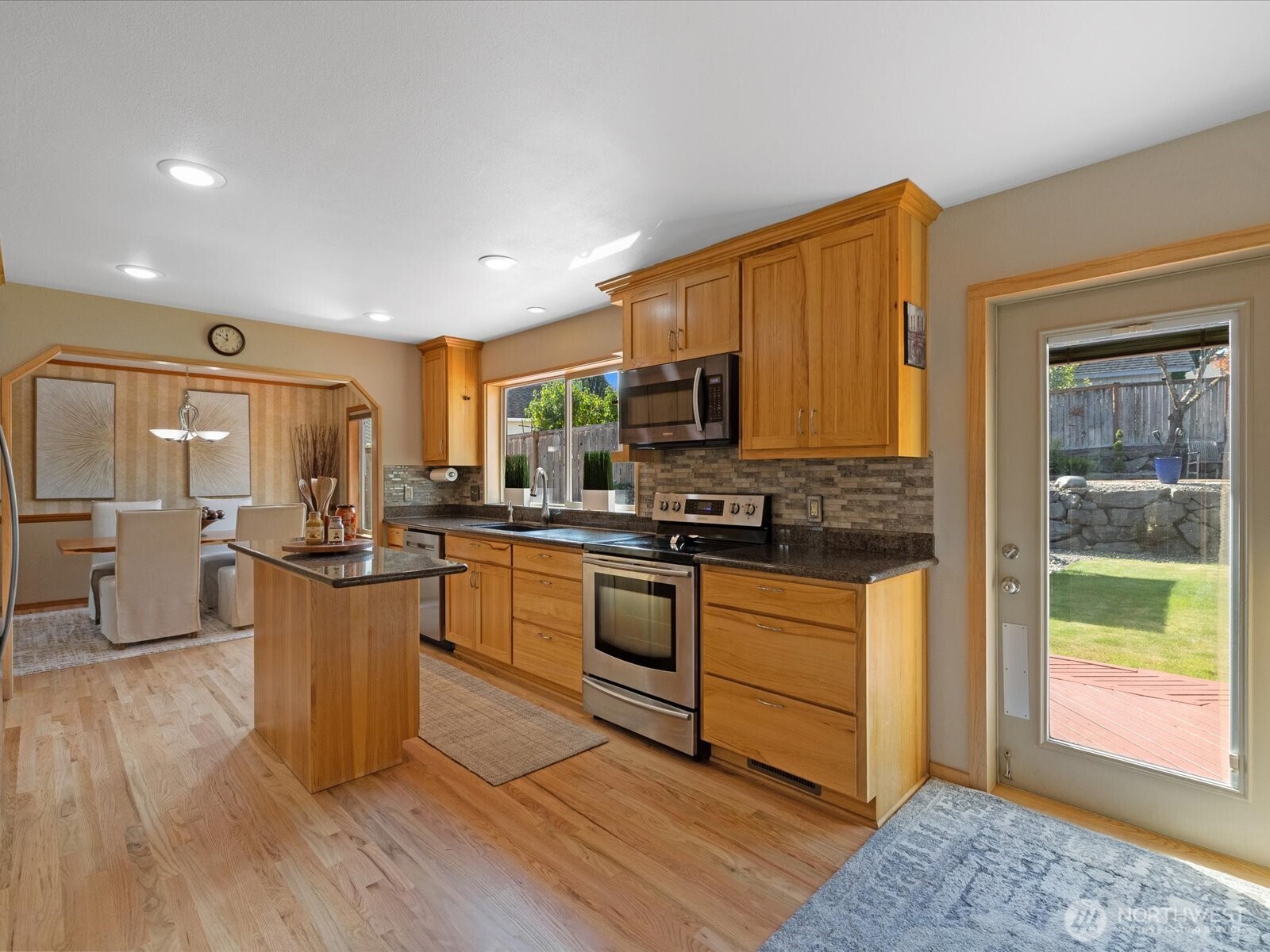 21408 Elm Drive Property Photo 9