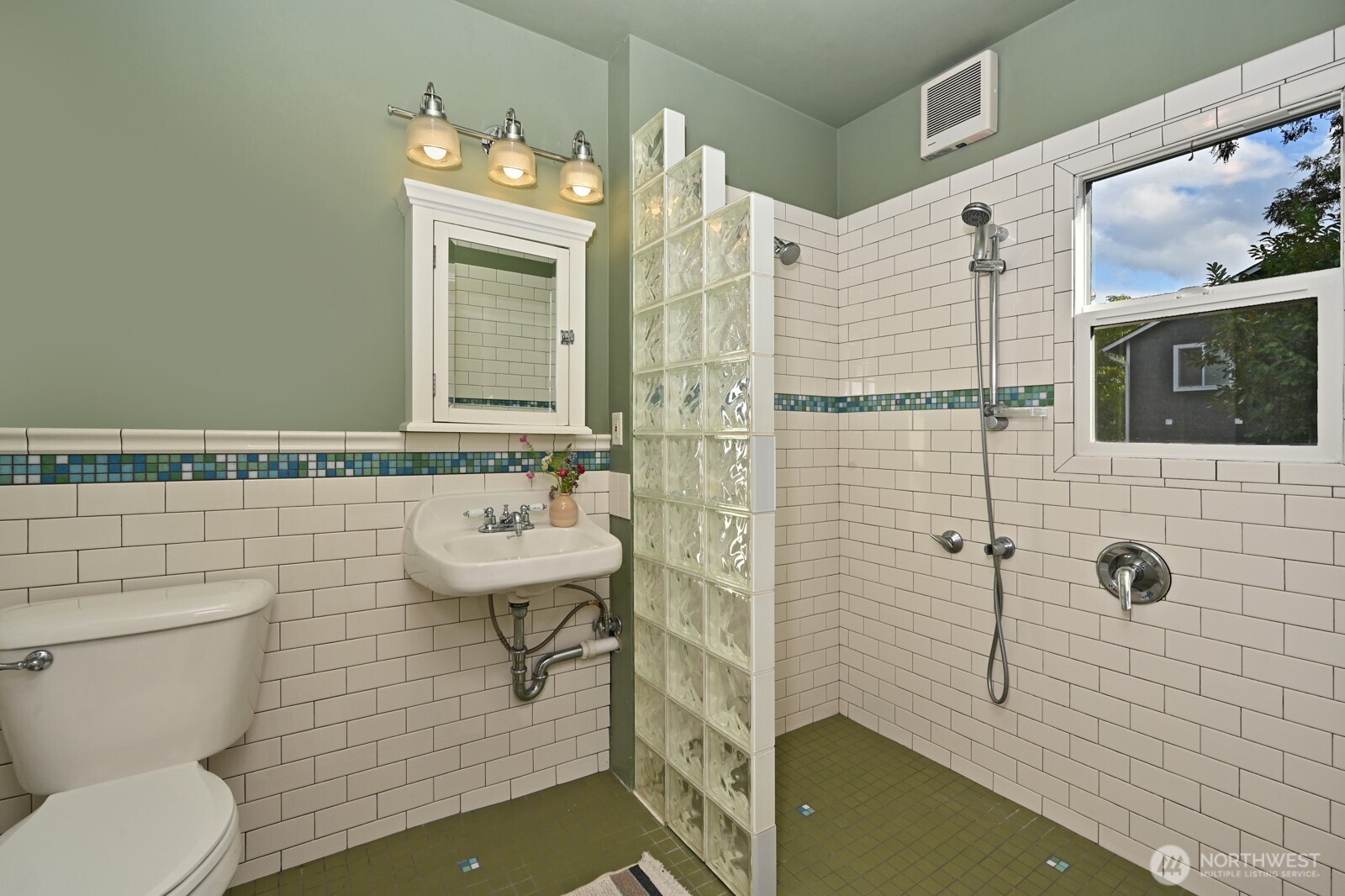 933 N 84th Street Property Photo 12