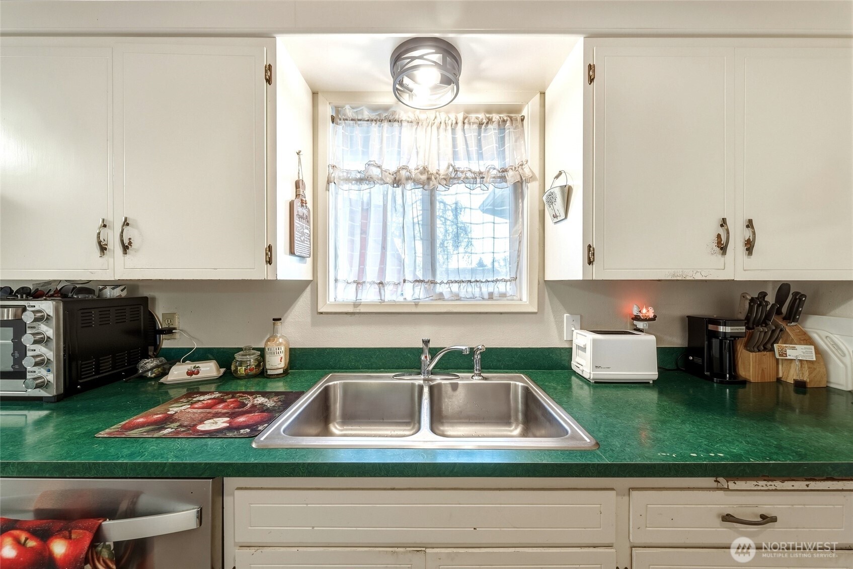 1414 Avalon Street Property Photo 12