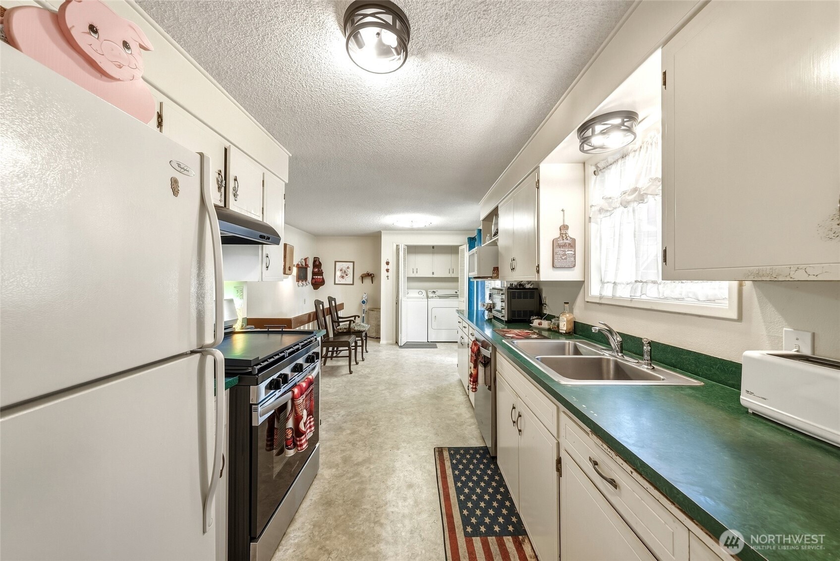 1414 Avalon Street Property Photo 13
