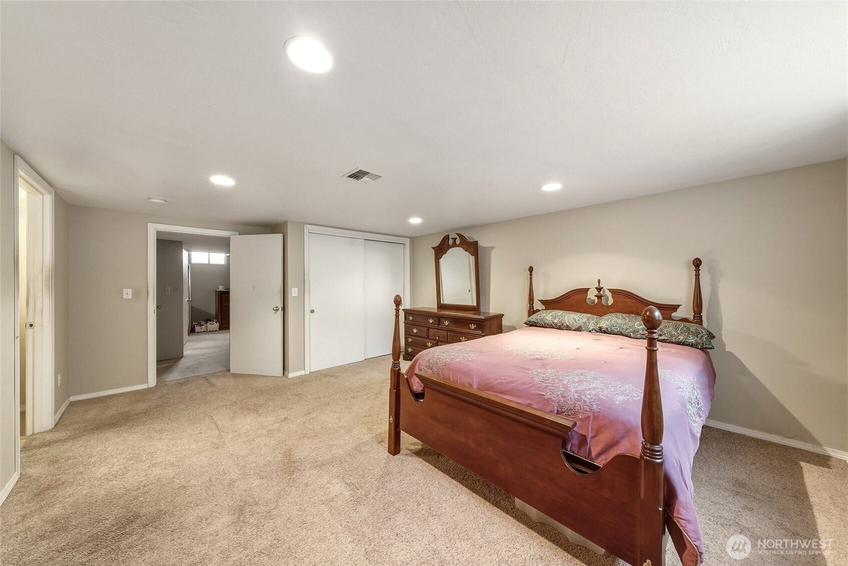 1414 Avalon Street Property Photo 28