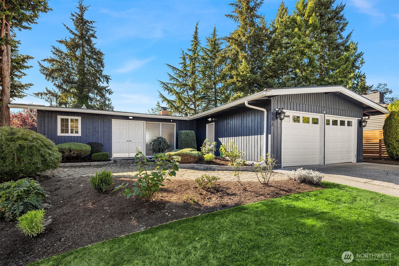 113 152nd Place Property Photo 2