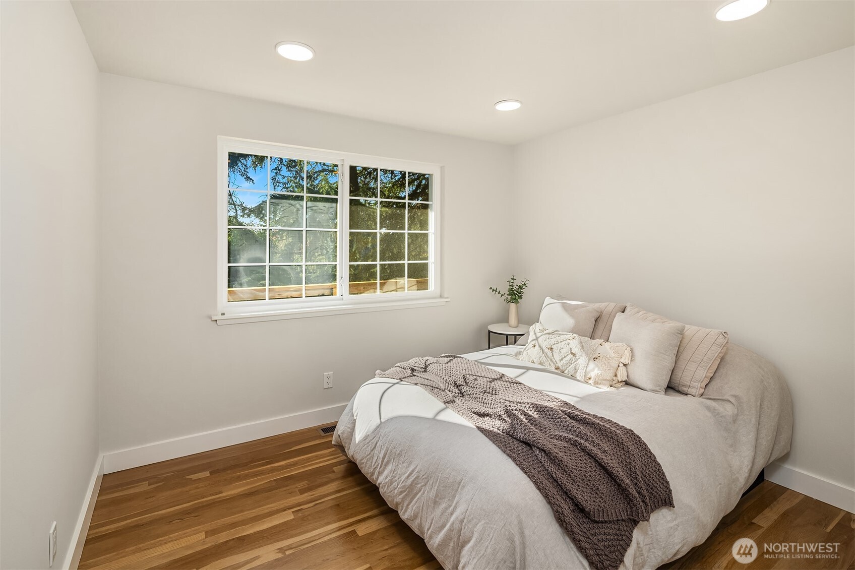 113 152nd Place Property Photo 16