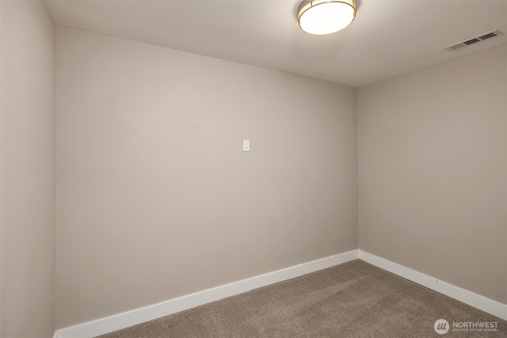 113 152nd Place Property Photo 27