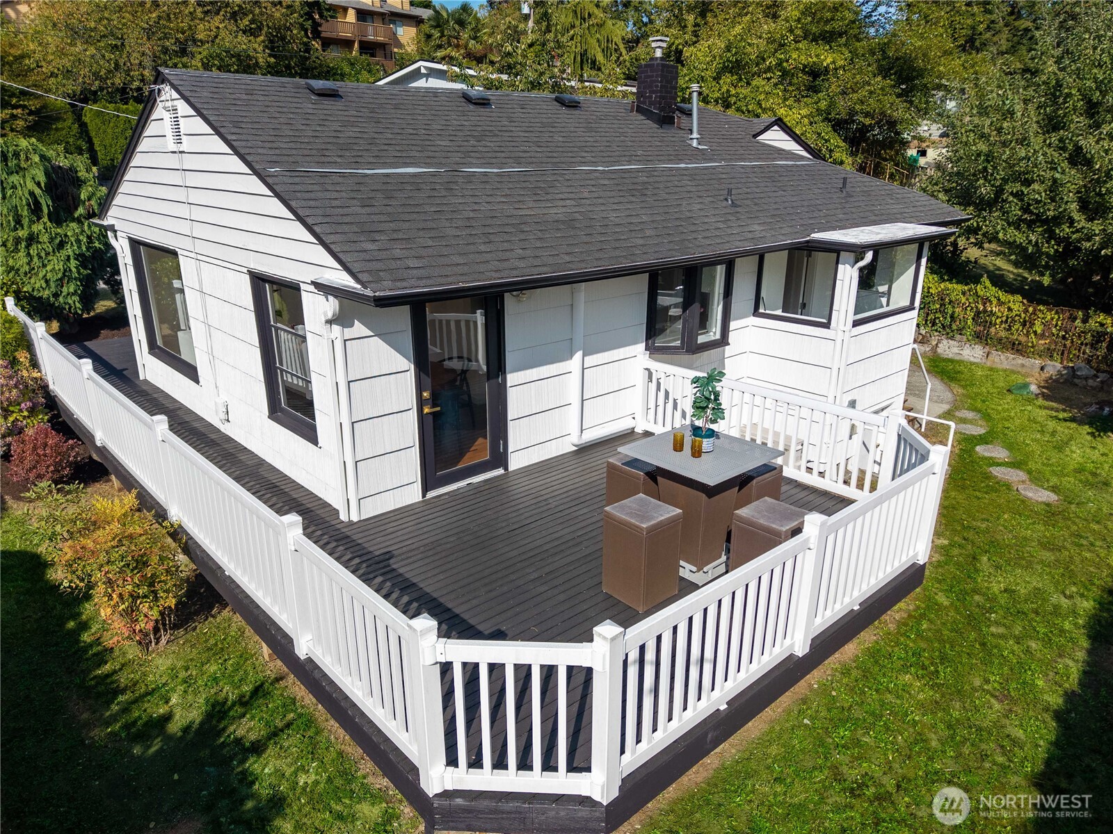 14834 Interlake Avenue Property Photo 25
