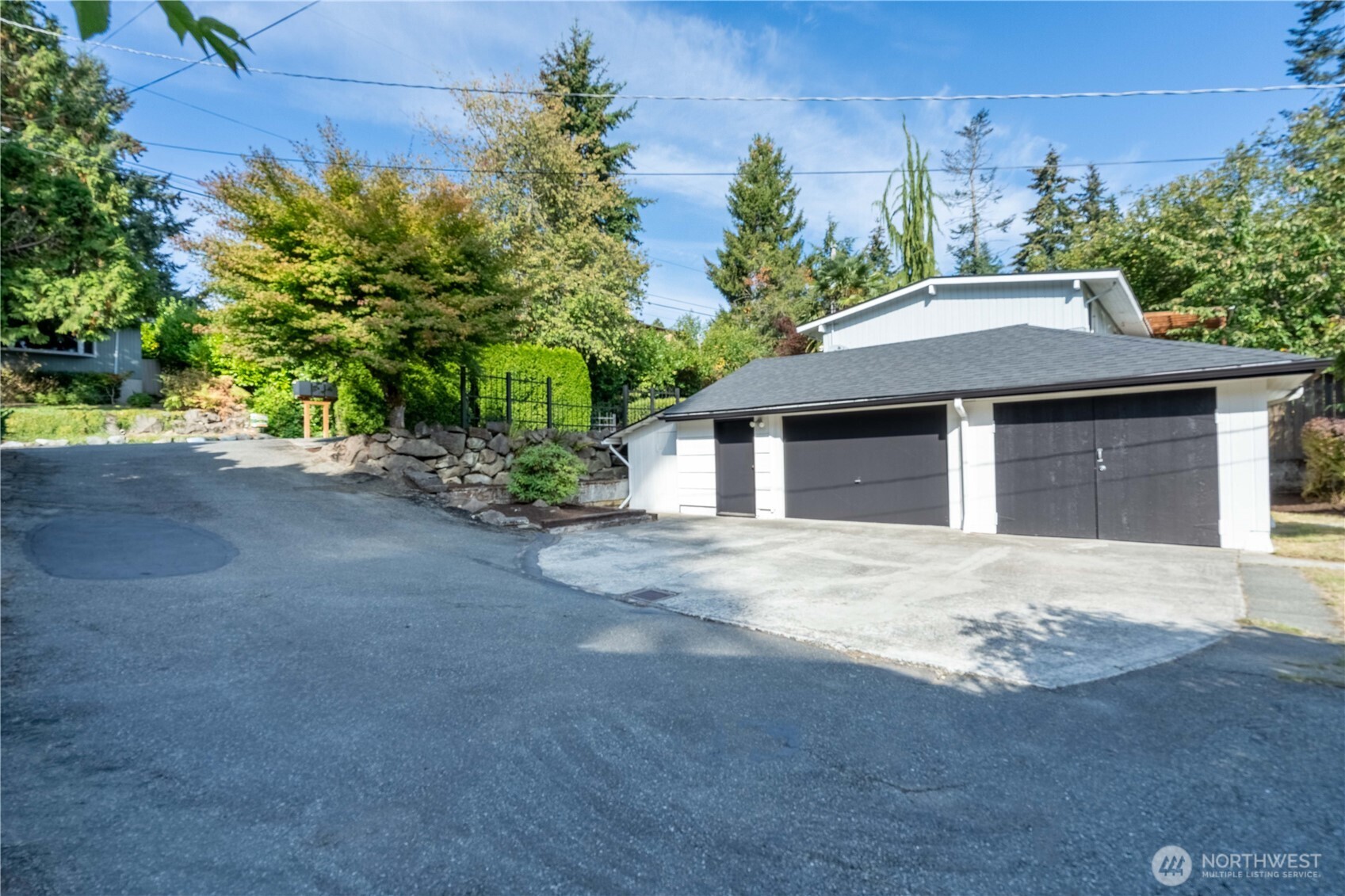 14834 Interlake Avenue Property Photo 32