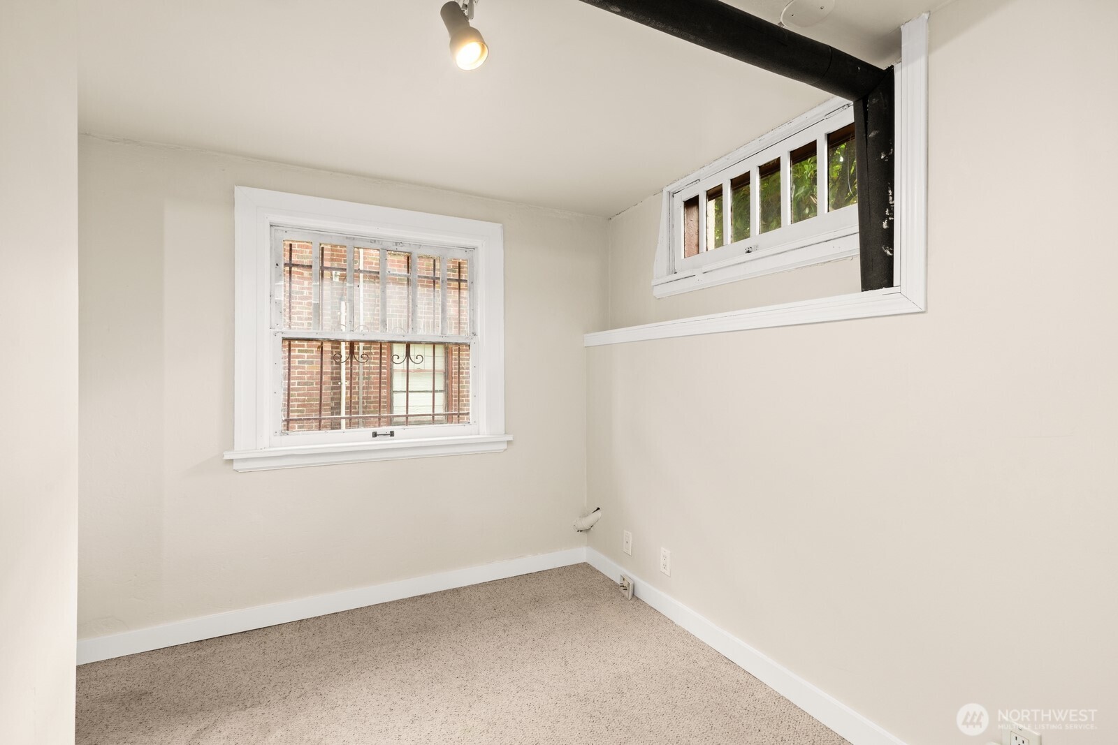 2915 Franklin Avenue A Property Photo 17