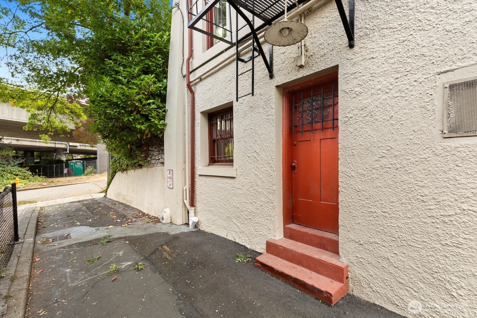 2915 Franklin Avenue A Property Photo 19